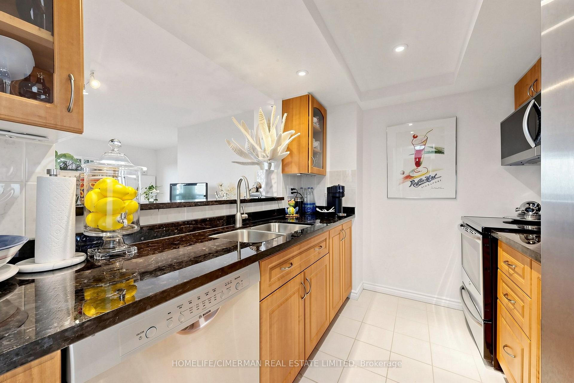 Photo 15 of Unit 3302, 5 Concorde Place, North York, Banbury-Don Mills — HOMEH