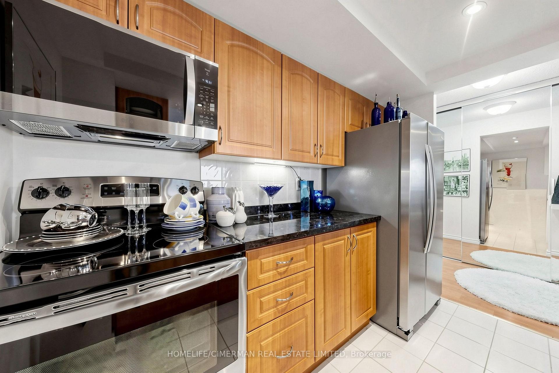 Photo 17 of Unit 3302, 5 Concorde Place, North York, Banbury-Don Mills — HOMEH
