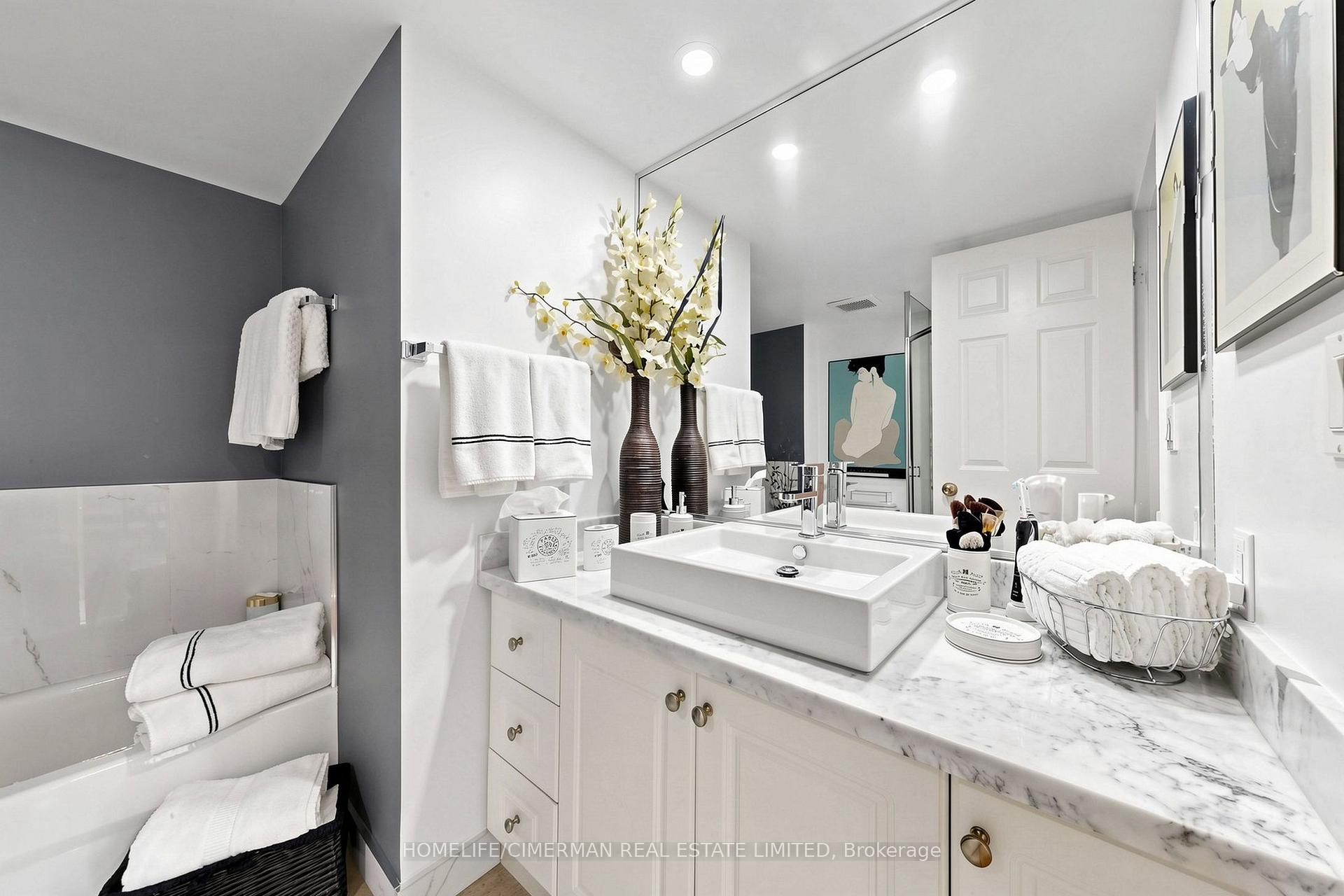 Photo 24 of Unit 3302, 5 Concorde Place, North York, Banbury-Don Mills — HOMEH