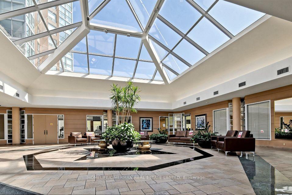 Photo 42 of Unit 3302, 5 Concorde Place, North York, Banbury-Don Mills — HOMEH