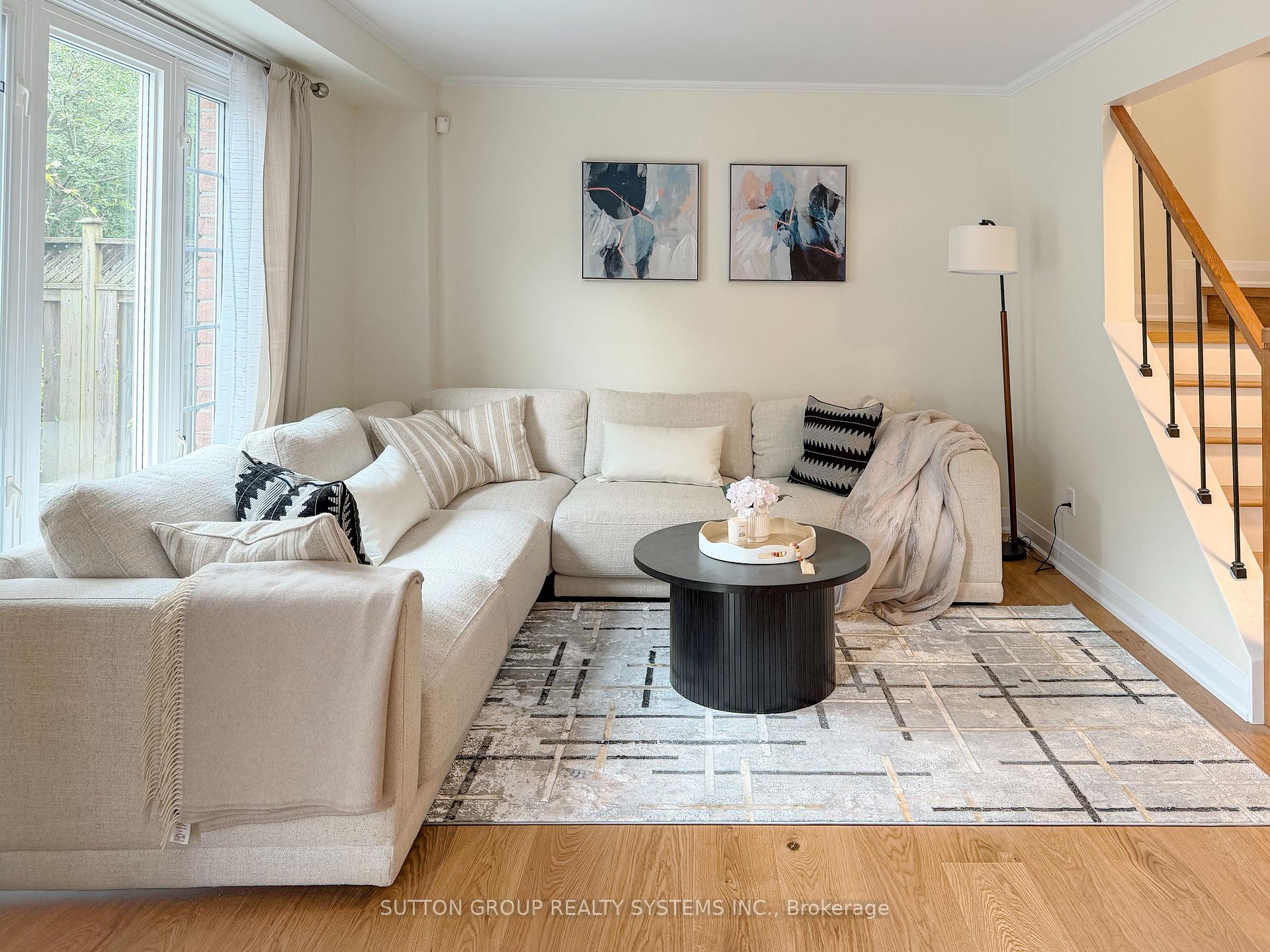 Photo 8 of 19 Parkway Place, Hamilton, Dundas — HOMEH