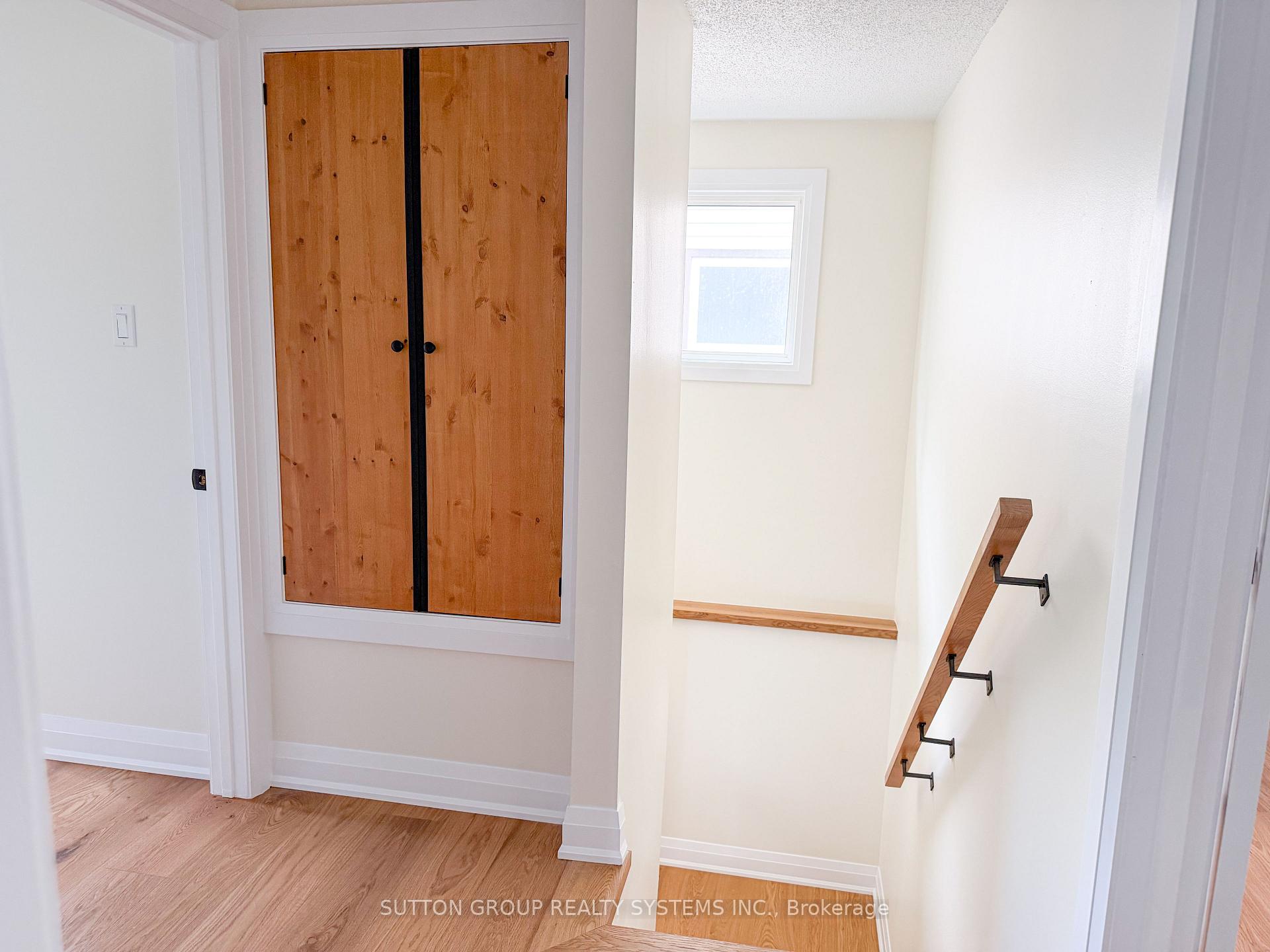 Photo 19 of 19 Parkway Place, Hamilton, Dundas — HOMEH