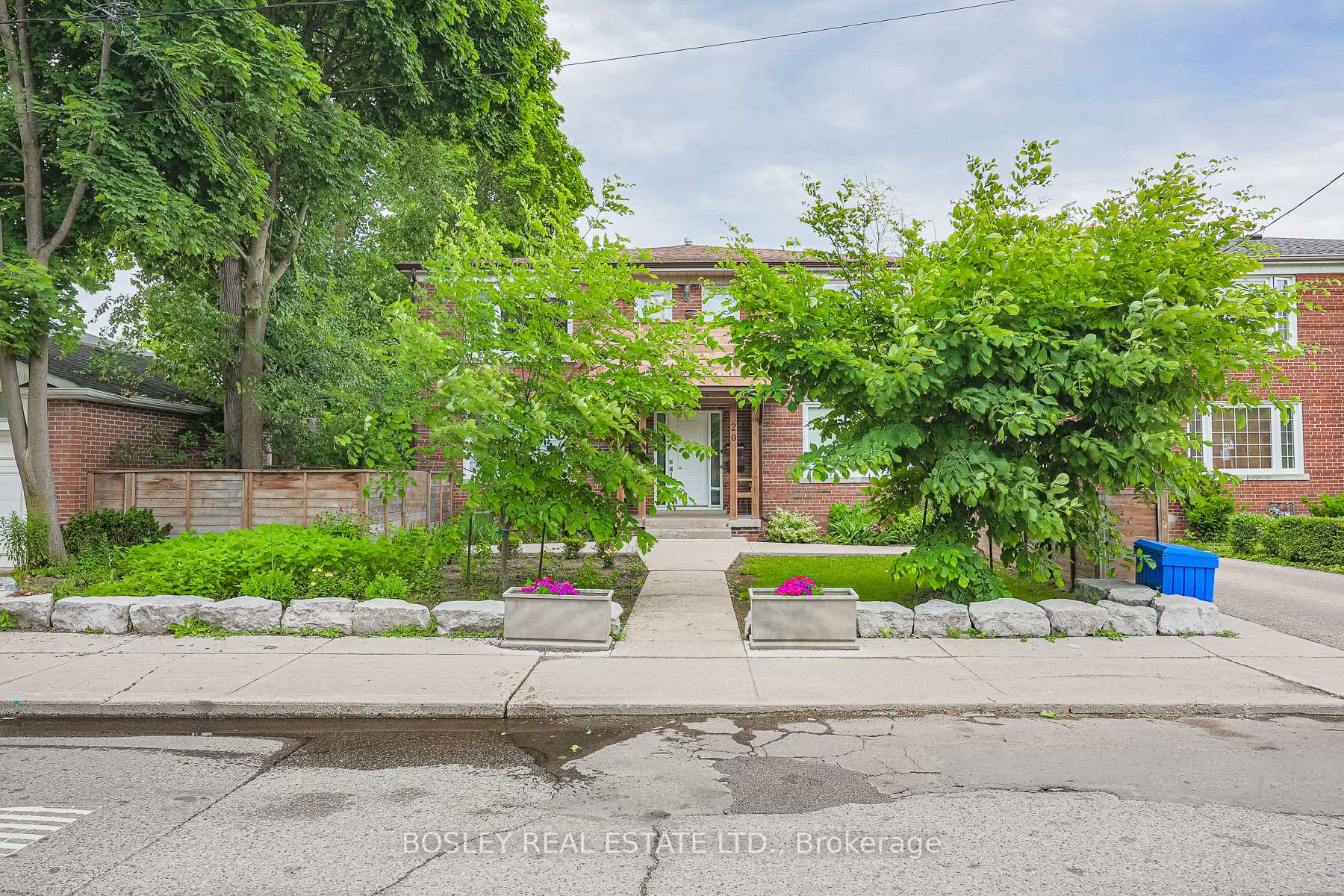 Photo 1 of Unit 3, 20 Markdale Avenue, Toronto, Humewood-Cedarvale — HOMEH