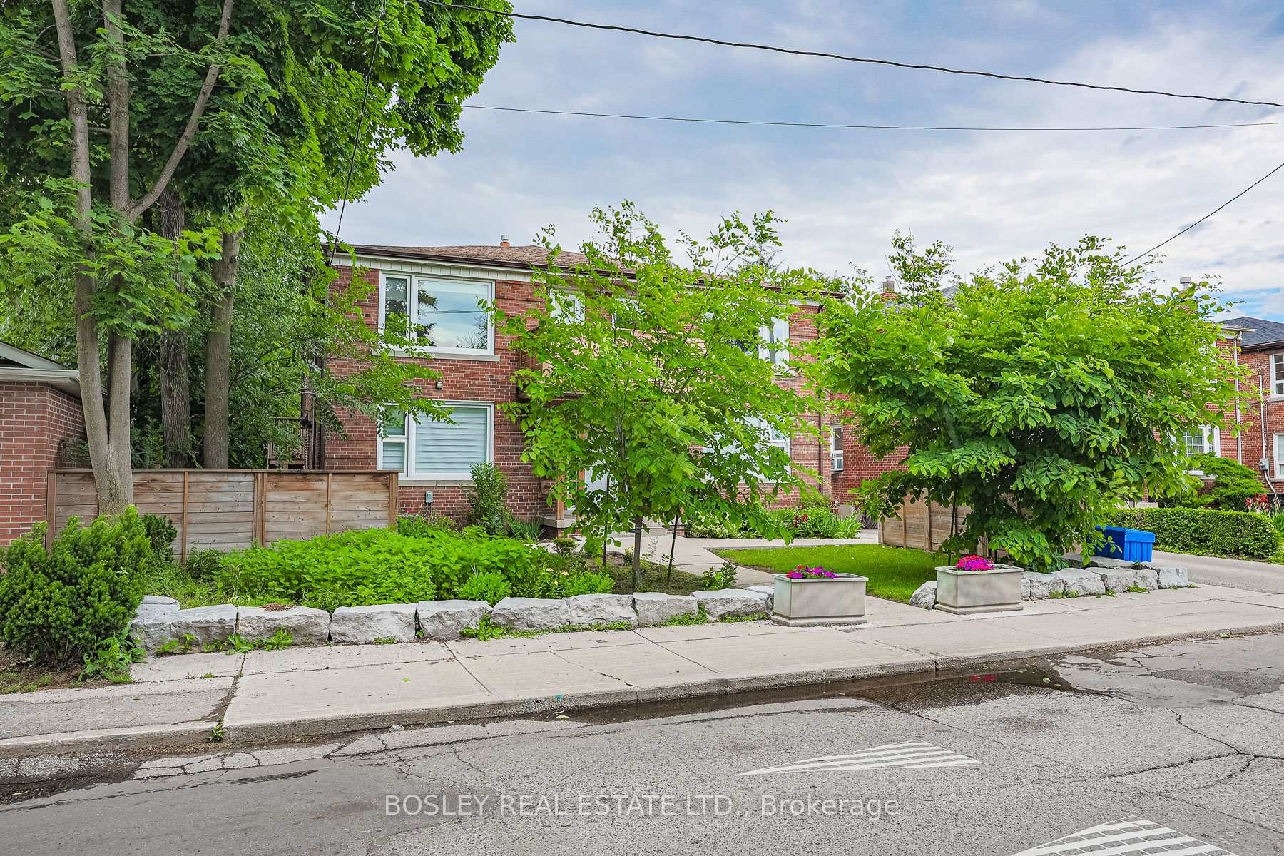 Photo 2 of Unit 3, 20 Markdale Avenue, Toronto, Humewood-Cedarvale — HOMEH