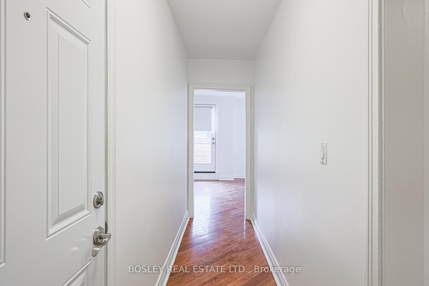 Photo 4 of Unit 3, 20 Markdale Avenue, Toronto, Humewood-Cedarvale — HOMEH