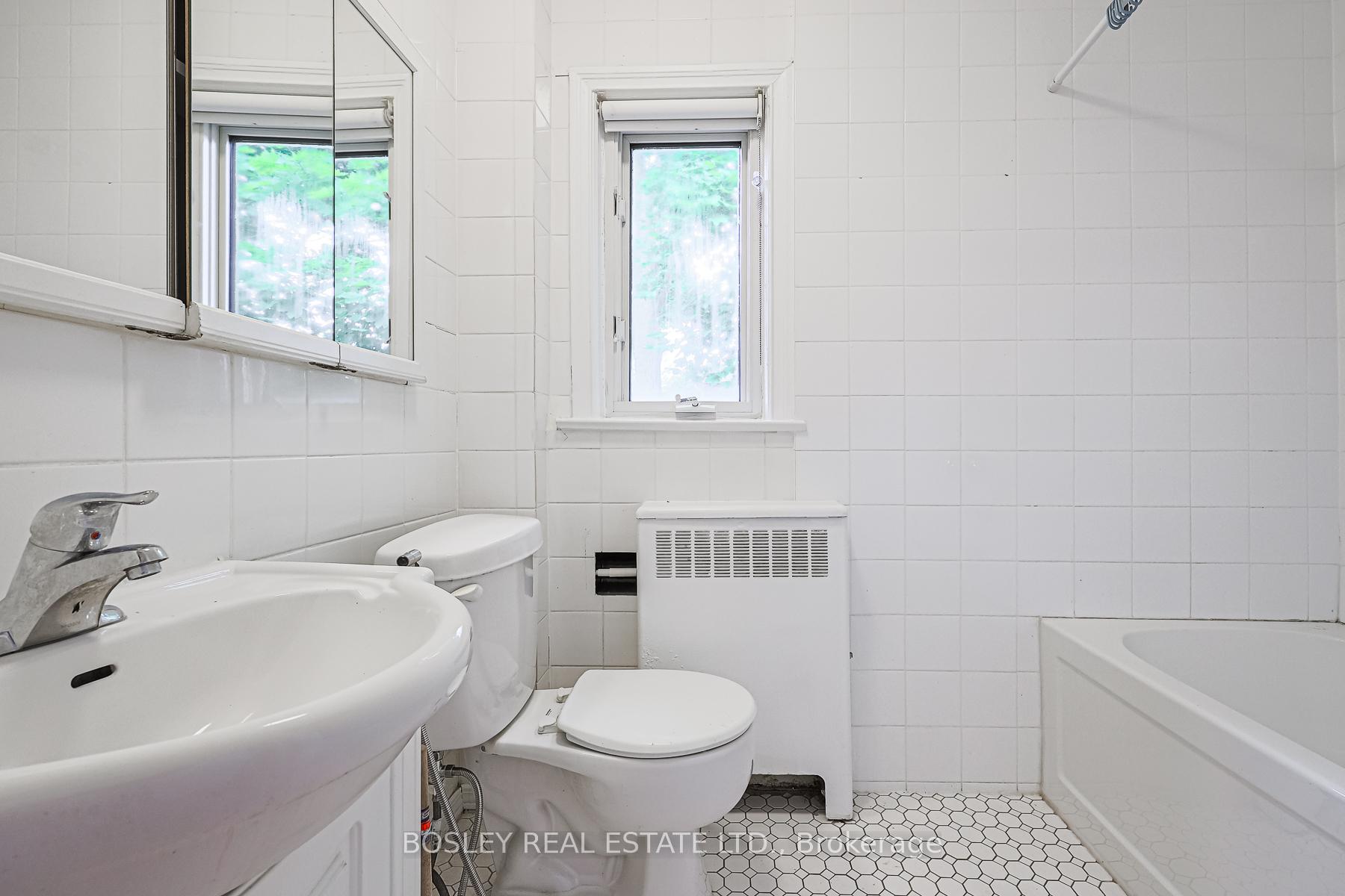 Photo 25 of Unit 3, 20 Markdale Avenue, Toronto, Humewood-Cedarvale — HOMEH