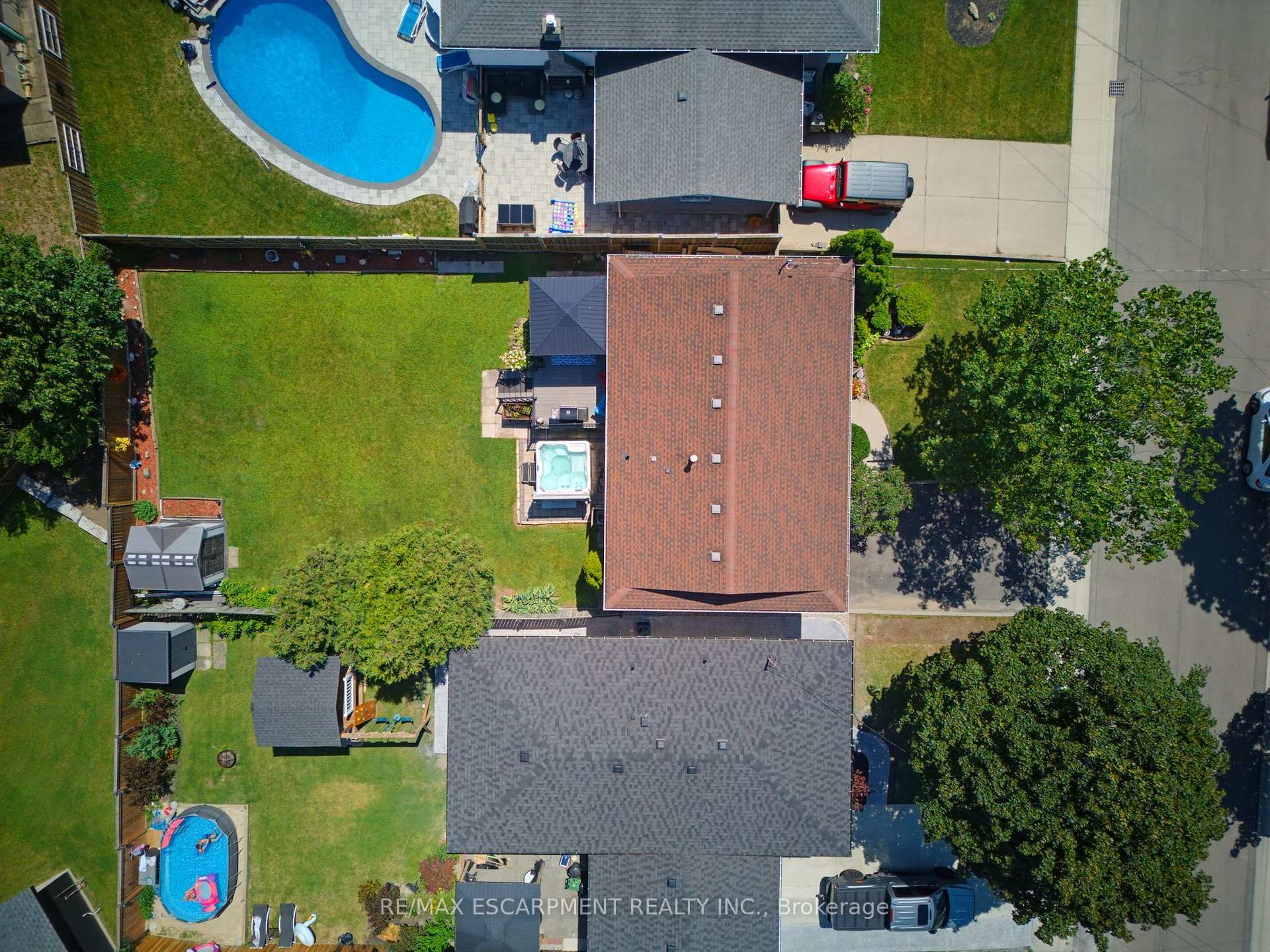 Photo 2 of 164 Hanover Place, Hamilton, Vincent — HOMEH