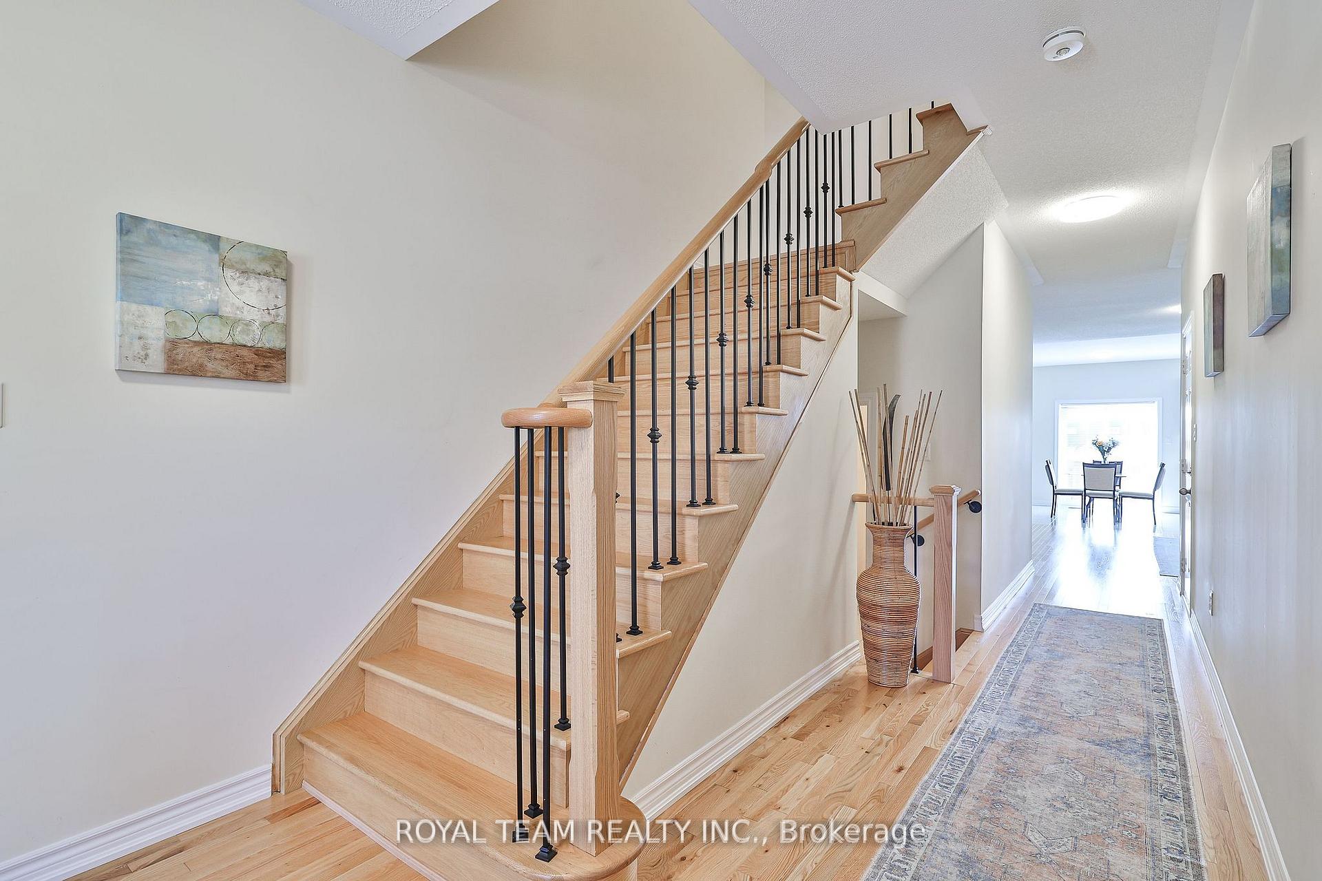 Photo 5 of 1246 Peelar Crescent, Innisfil, Lefroy — HOMEH