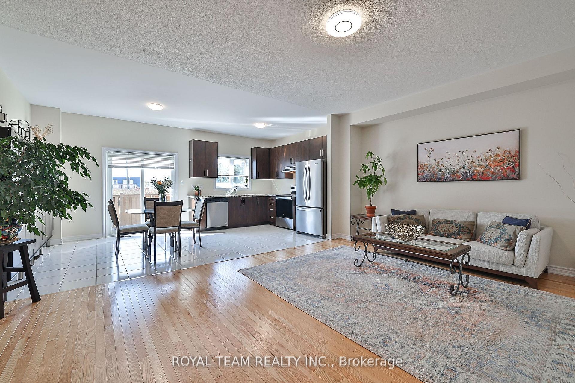 Photo 6 of 1246 Peelar Crescent, Innisfil, Lefroy — HOMEH