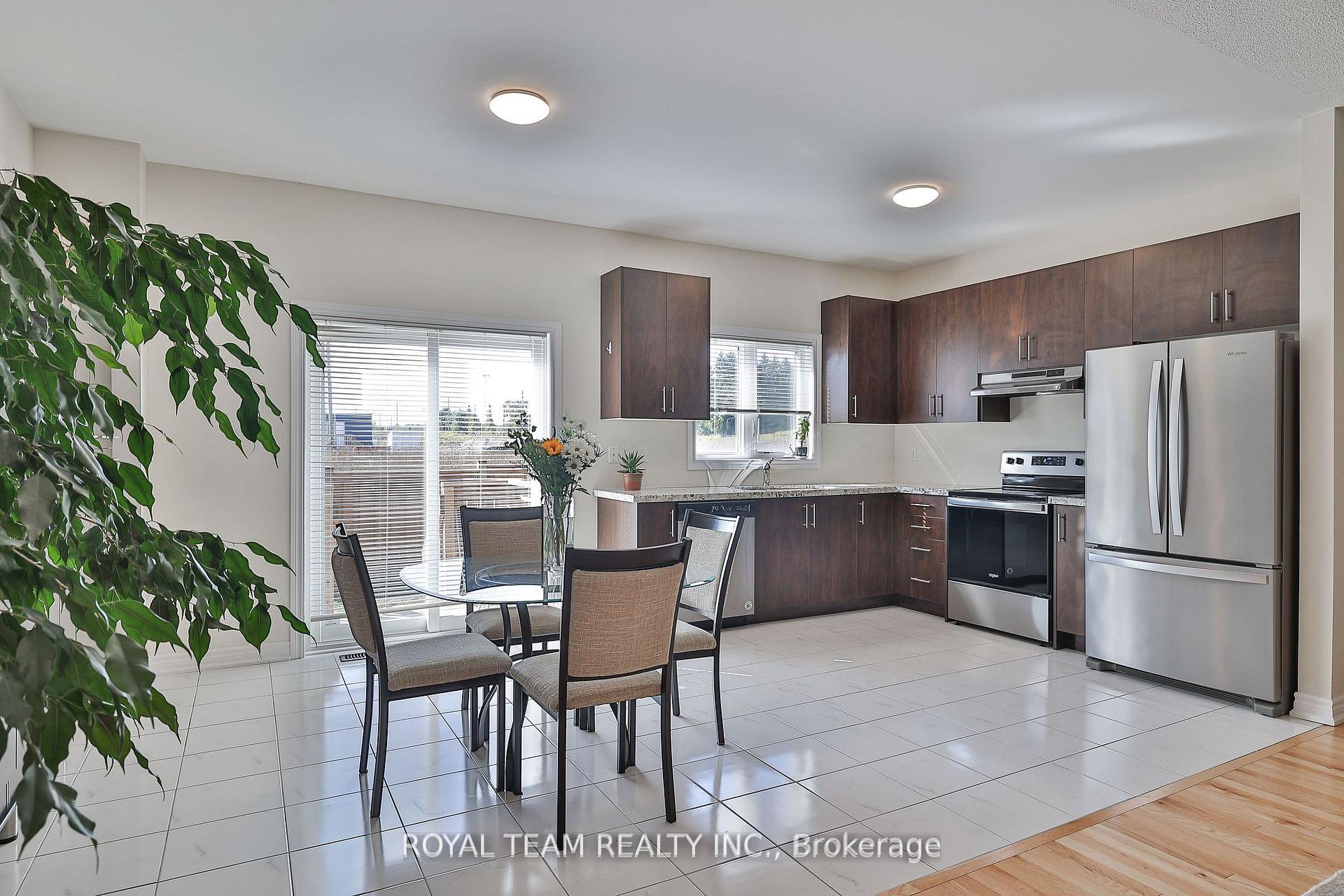 Photo 10 of 1246 Peelar Crescent, Innisfil, Lefroy — HOMEH