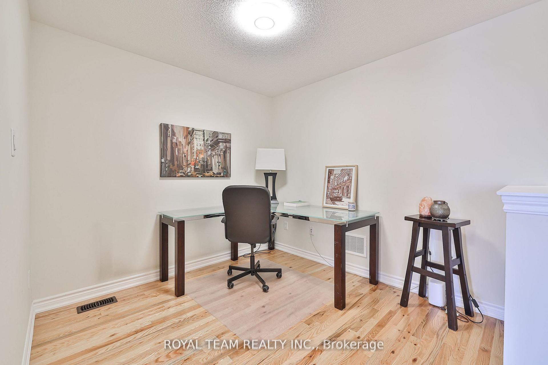 Photo 14 of 1246 Peelar Crescent, Innisfil, Lefroy — HOMEH