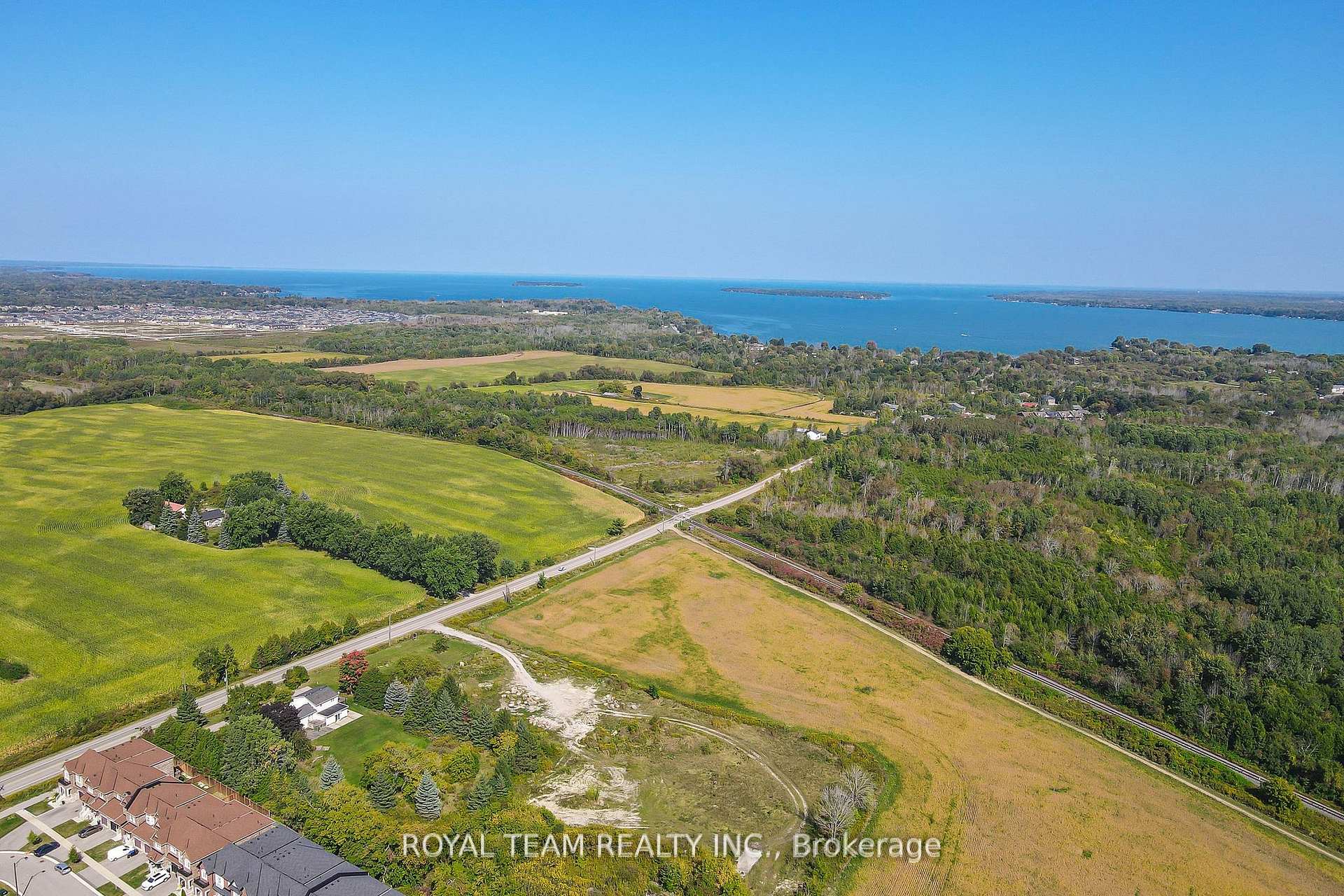 Photo 33 of 1246 Peelar Crescent, Innisfil, Lefroy — HOMEH