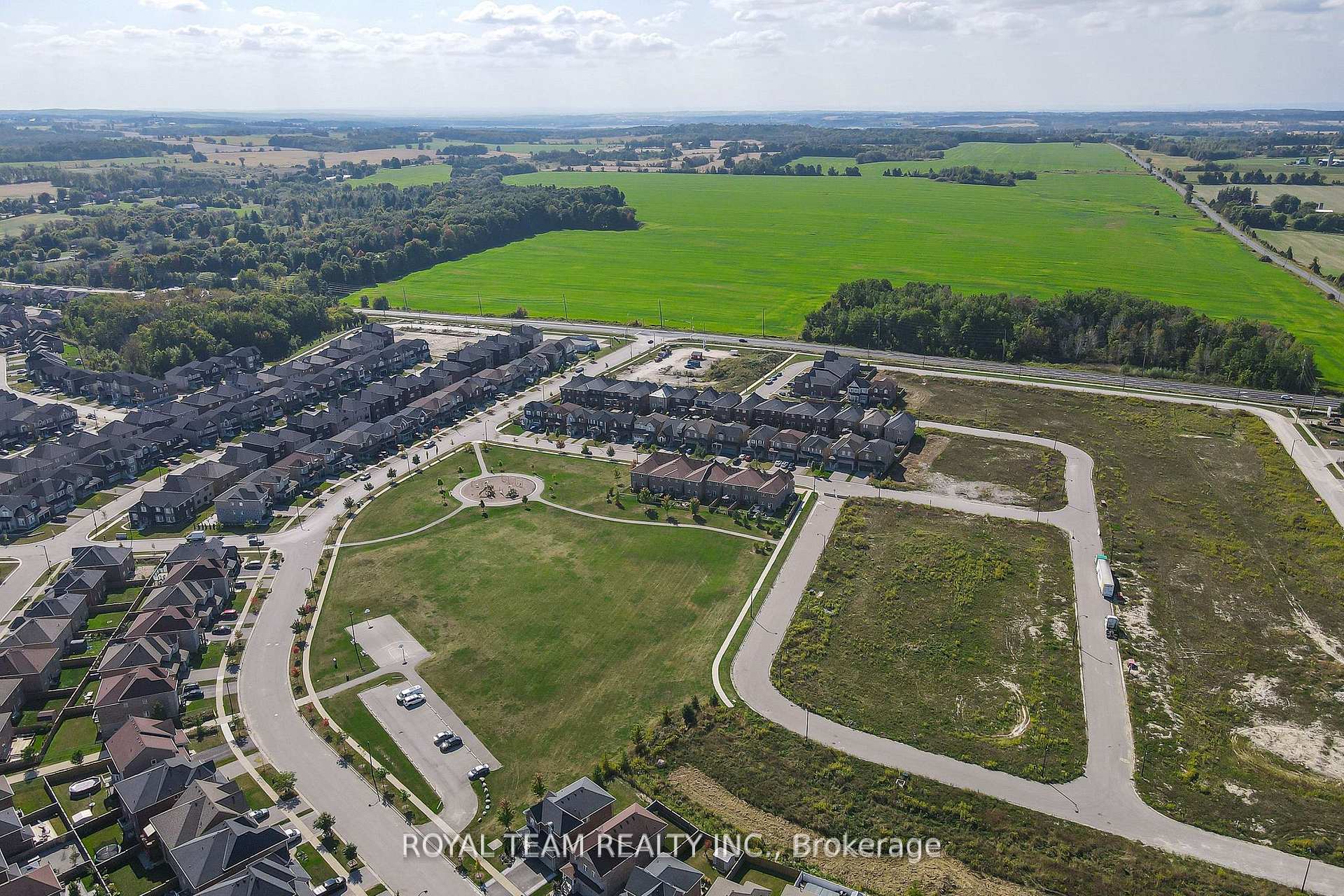 Photo 34 of 1246 Peelar Crescent, Innisfil, Lefroy — HOMEH