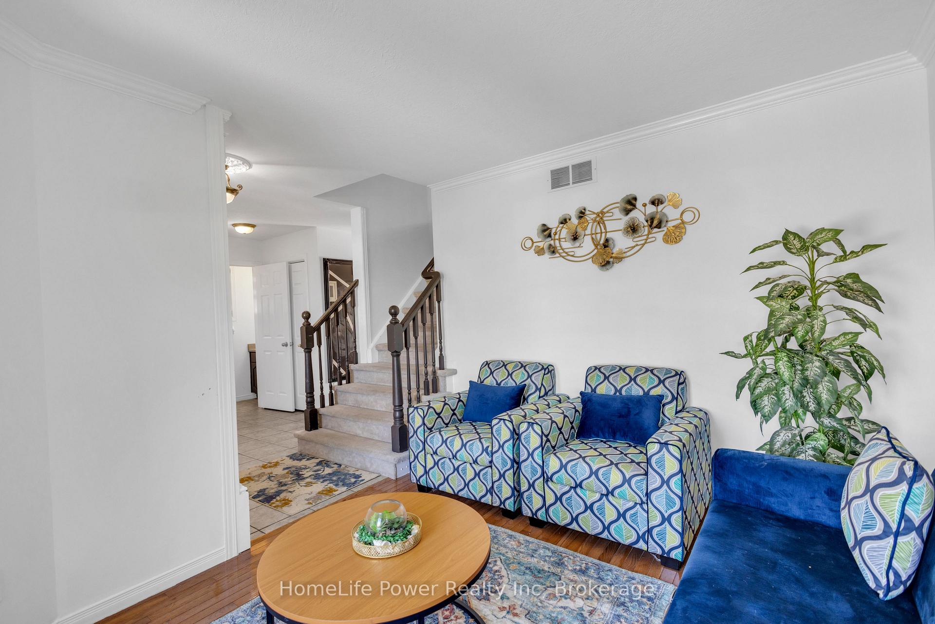 Photo 6 of 35 Borland Drive, Guelph, Clairfields/Hanlon Business Park — HOMEH