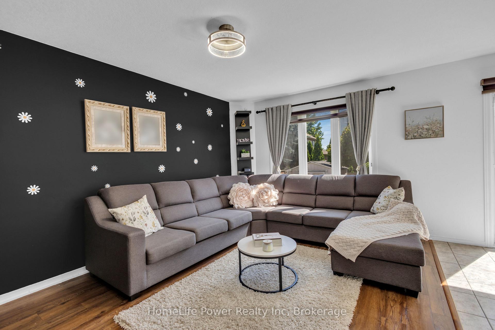 Photo 9 of 35 Borland Drive, Guelph, Clairfields/Hanlon Business Park — HOMEH