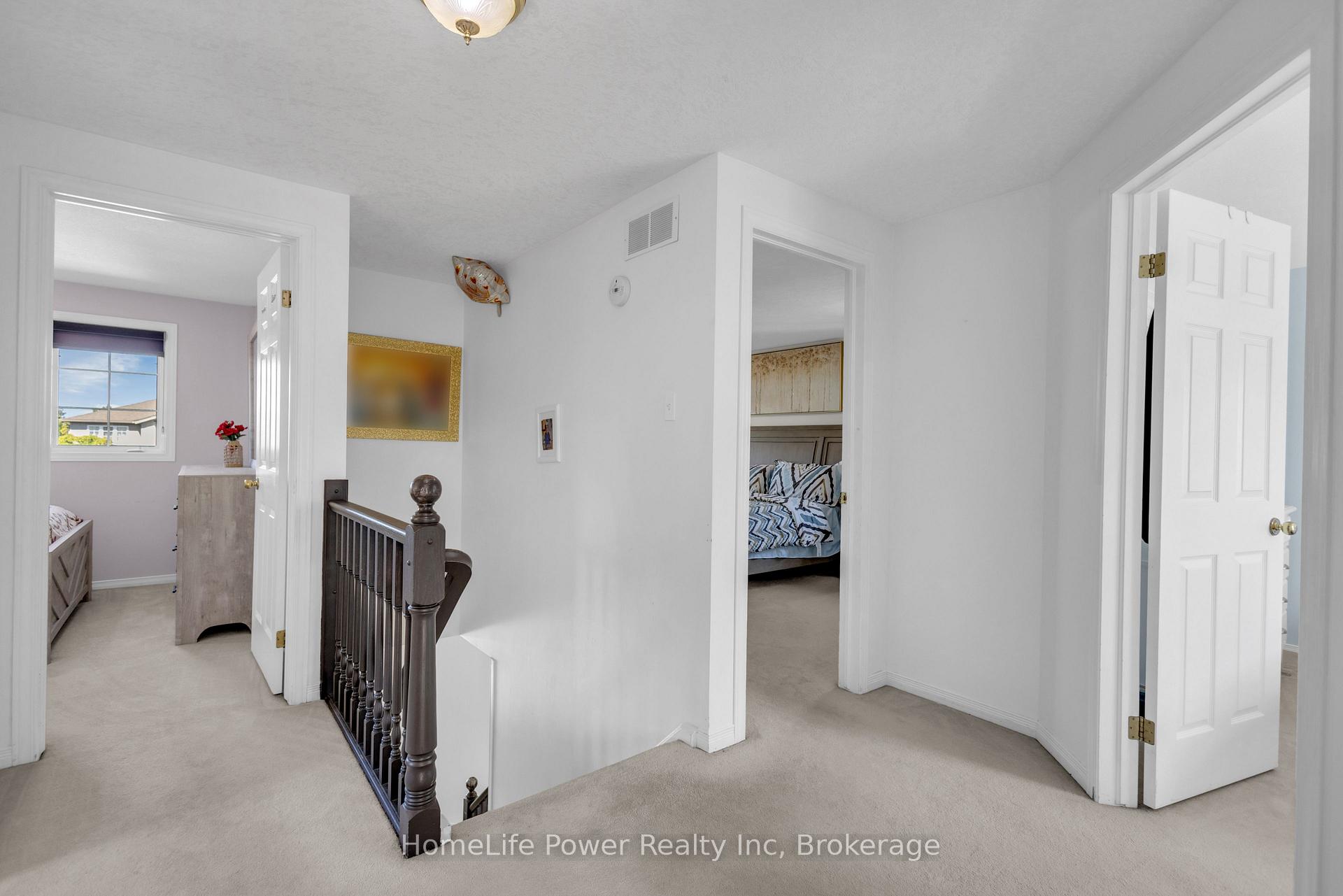 Photo 16 of 35 Borland Drive, Guelph, Clairfields/Hanlon Business Park — HOMEH