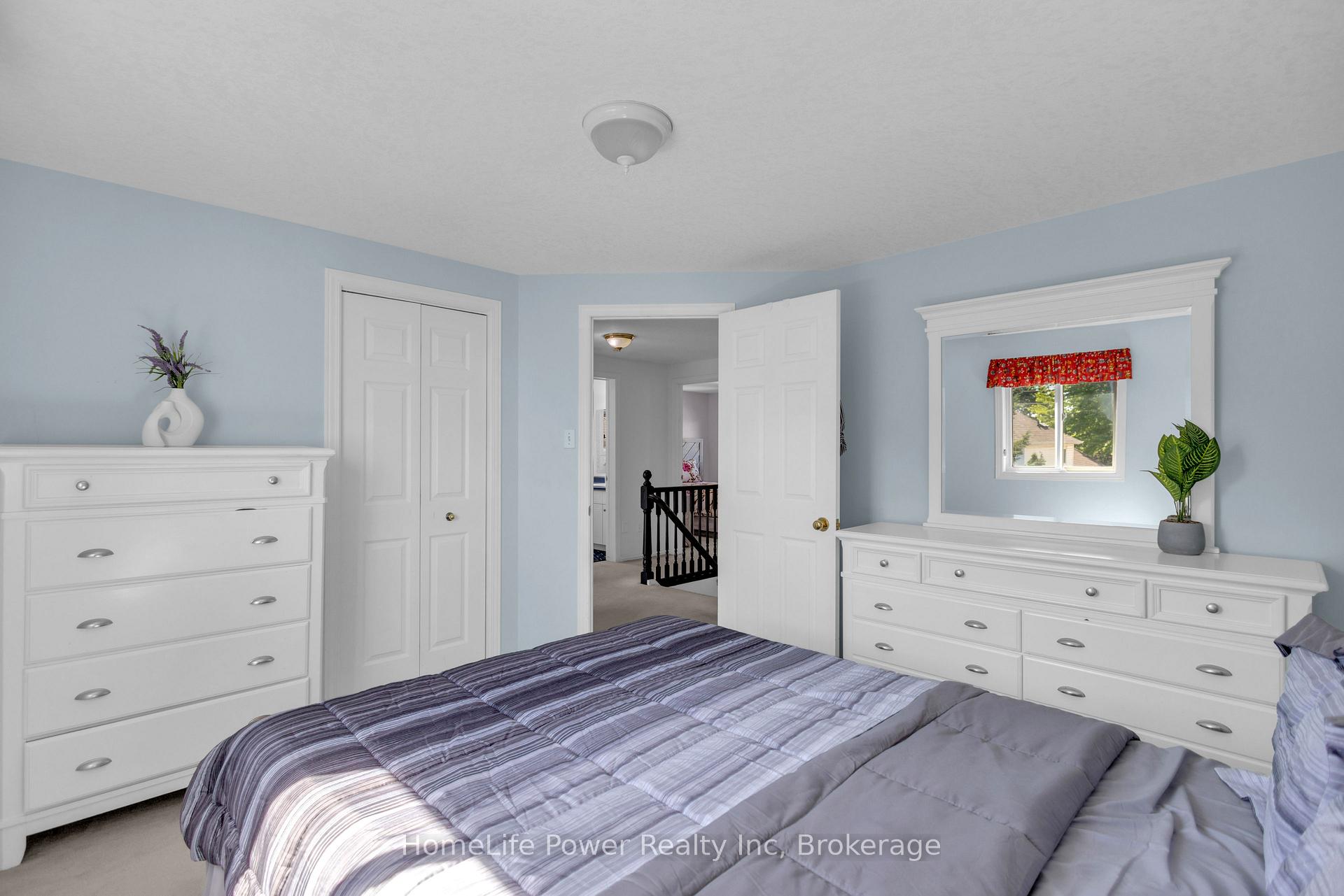 Photo 21 of 35 Borland Drive, Guelph, Clairfields/Hanlon Business Park — HOMEH