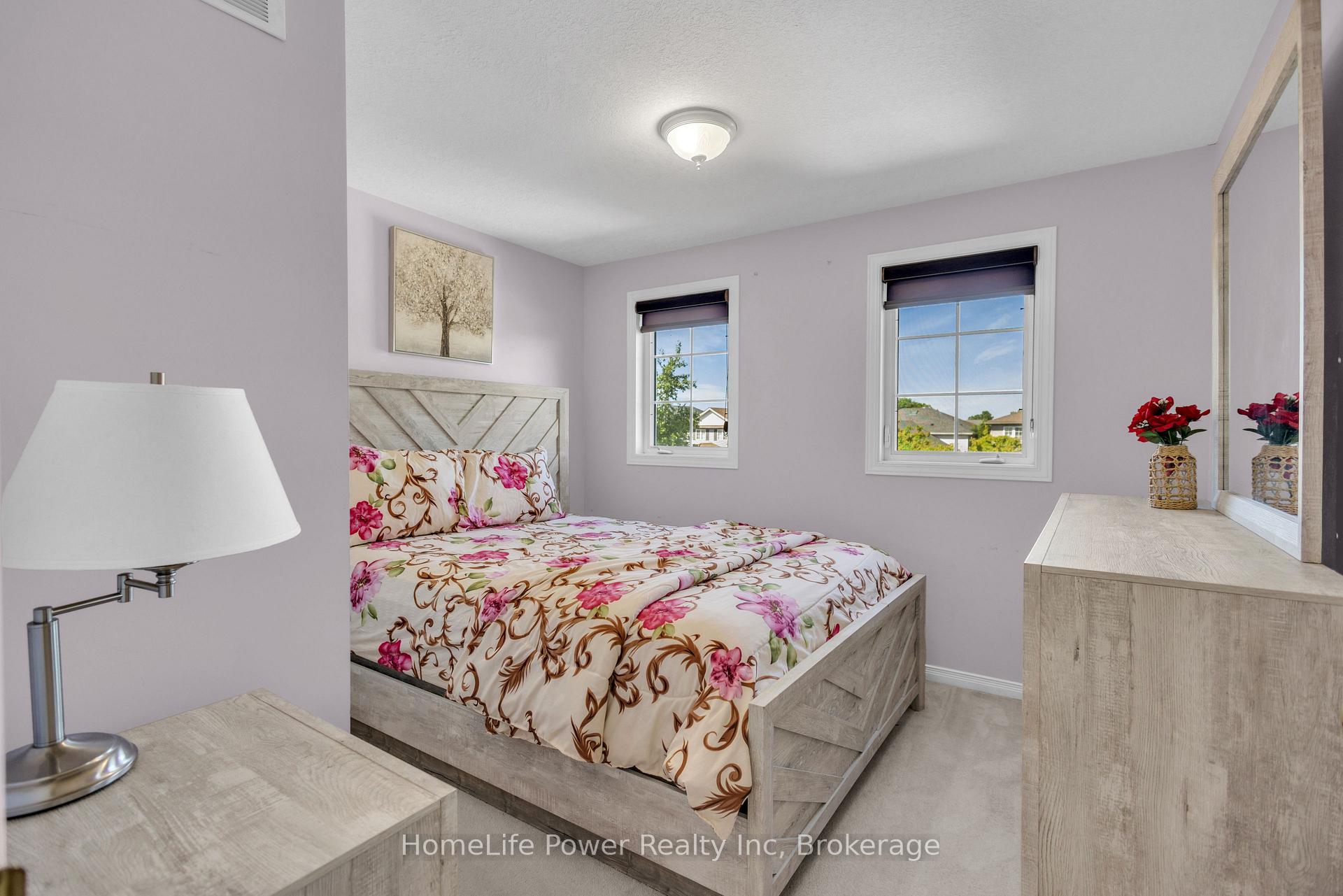 Photo 26 of 35 Borland Drive, Guelph, Clairfields/Hanlon Business Park — HOMEH