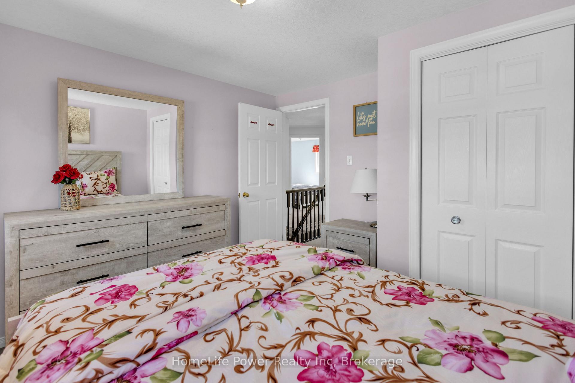 Photo 28 of 35 Borland Drive, Guelph, Clairfields/Hanlon Business Park — HOMEH