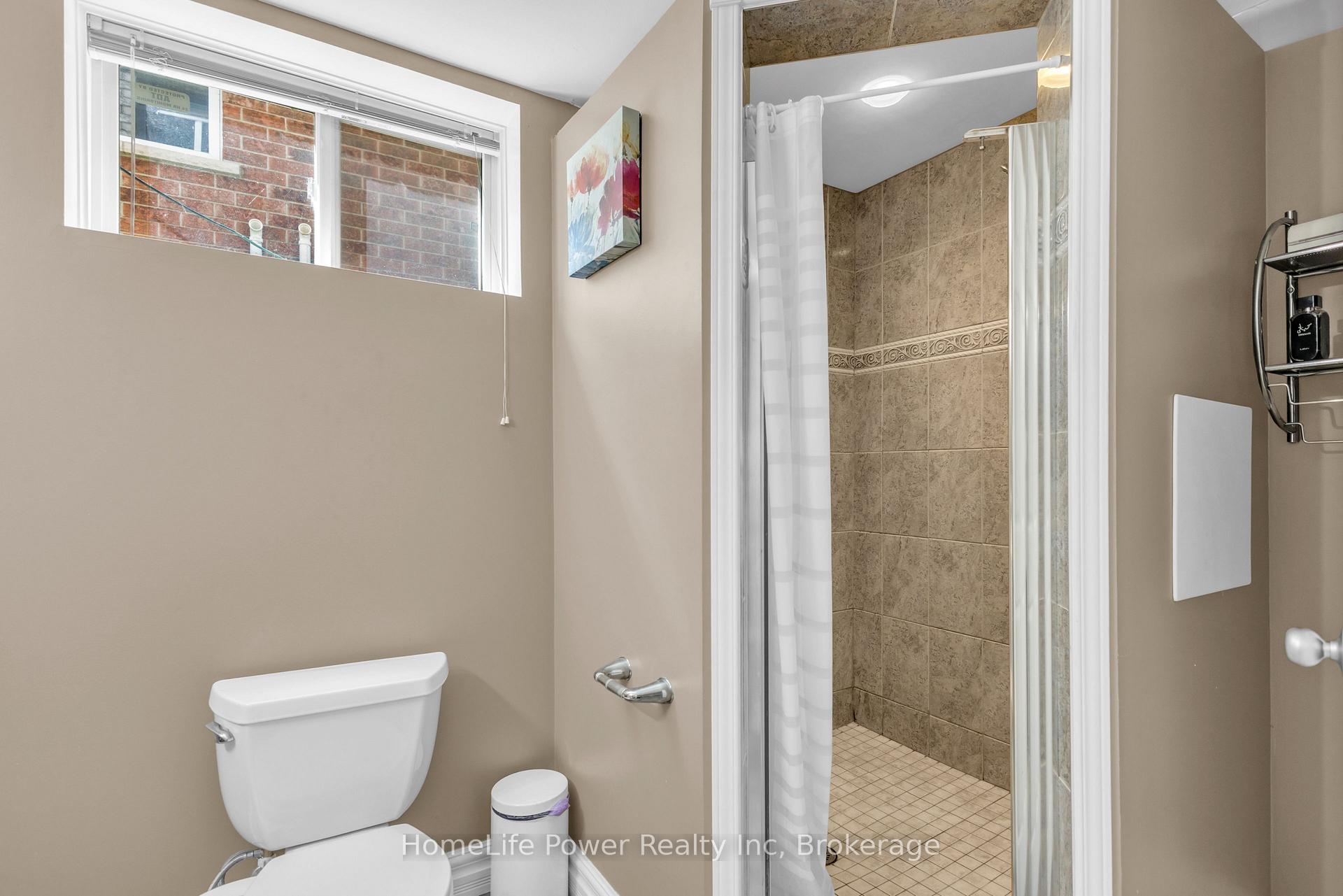Photo 31 of 35 Borland Drive, Guelph, Clairfields/Hanlon Business Park — HOMEH