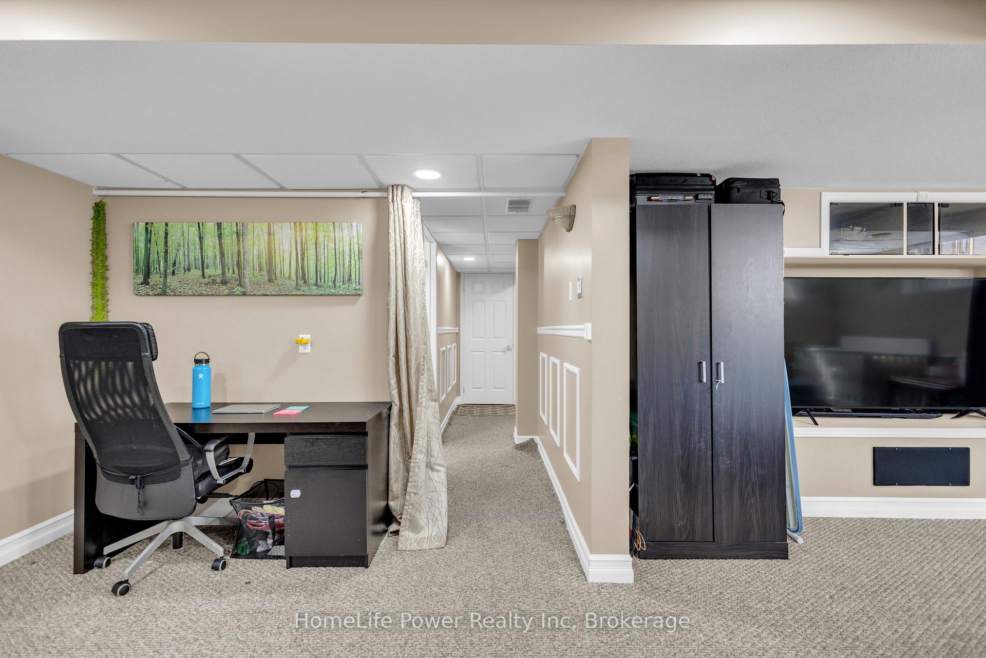Photo 32 of 35 Borland Drive, Guelph, Clairfields/Hanlon Business Park — HOMEH
