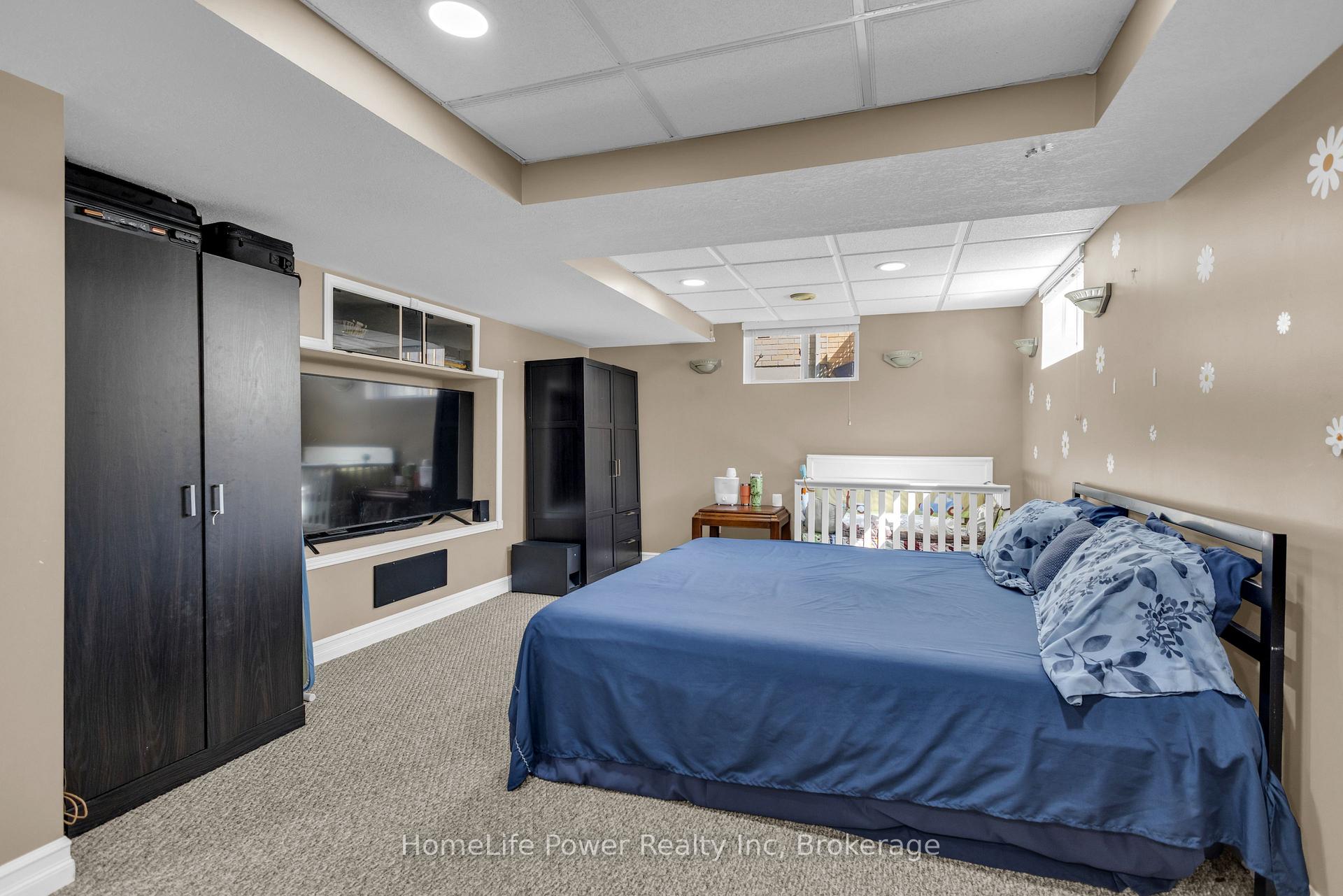 Photo 35 of 35 Borland Drive, Guelph, Clairfields/Hanlon Business Park — HOMEH