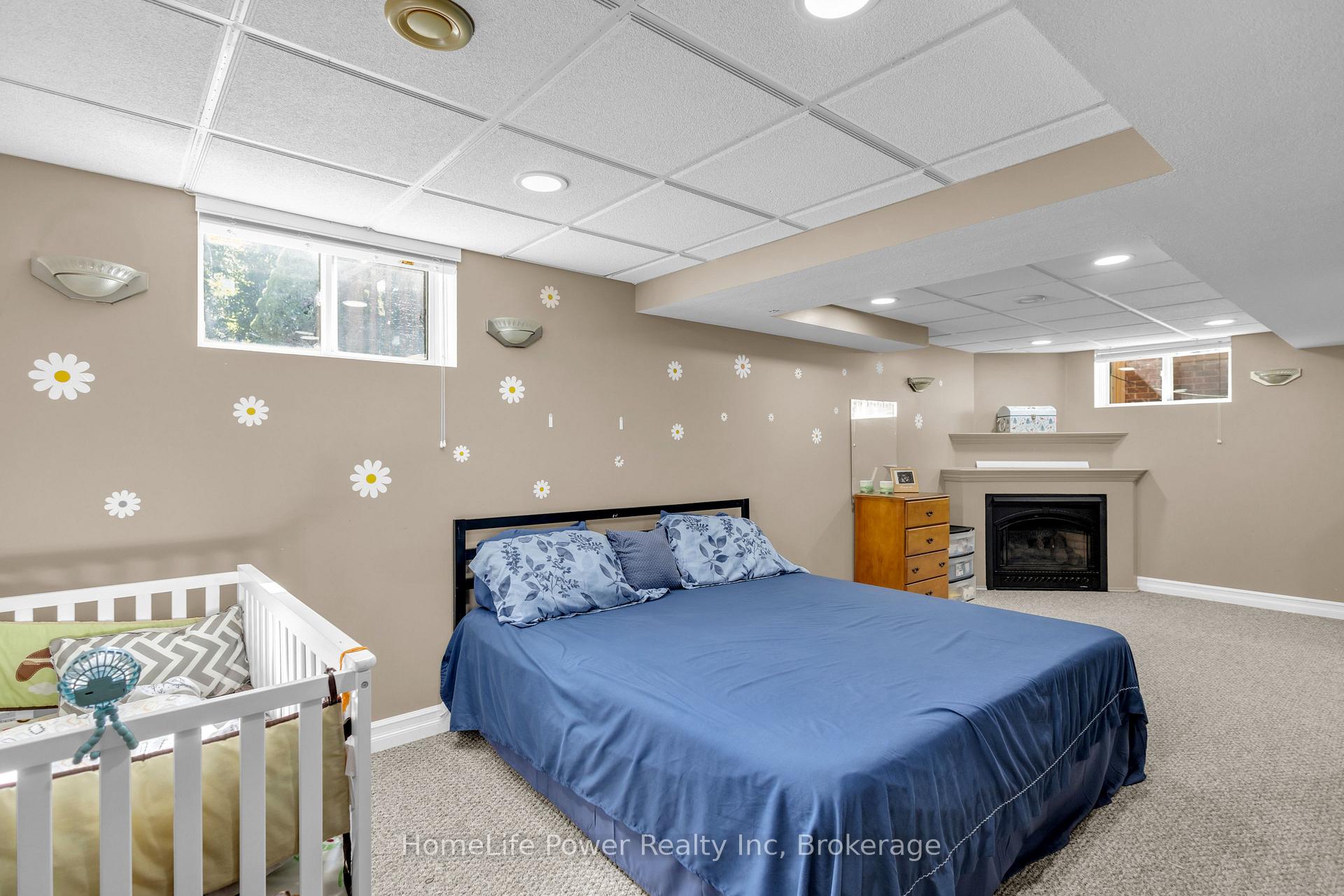 Photo 36 of 35 Borland Drive, Guelph, Clairfields/Hanlon Business Park — HOMEH