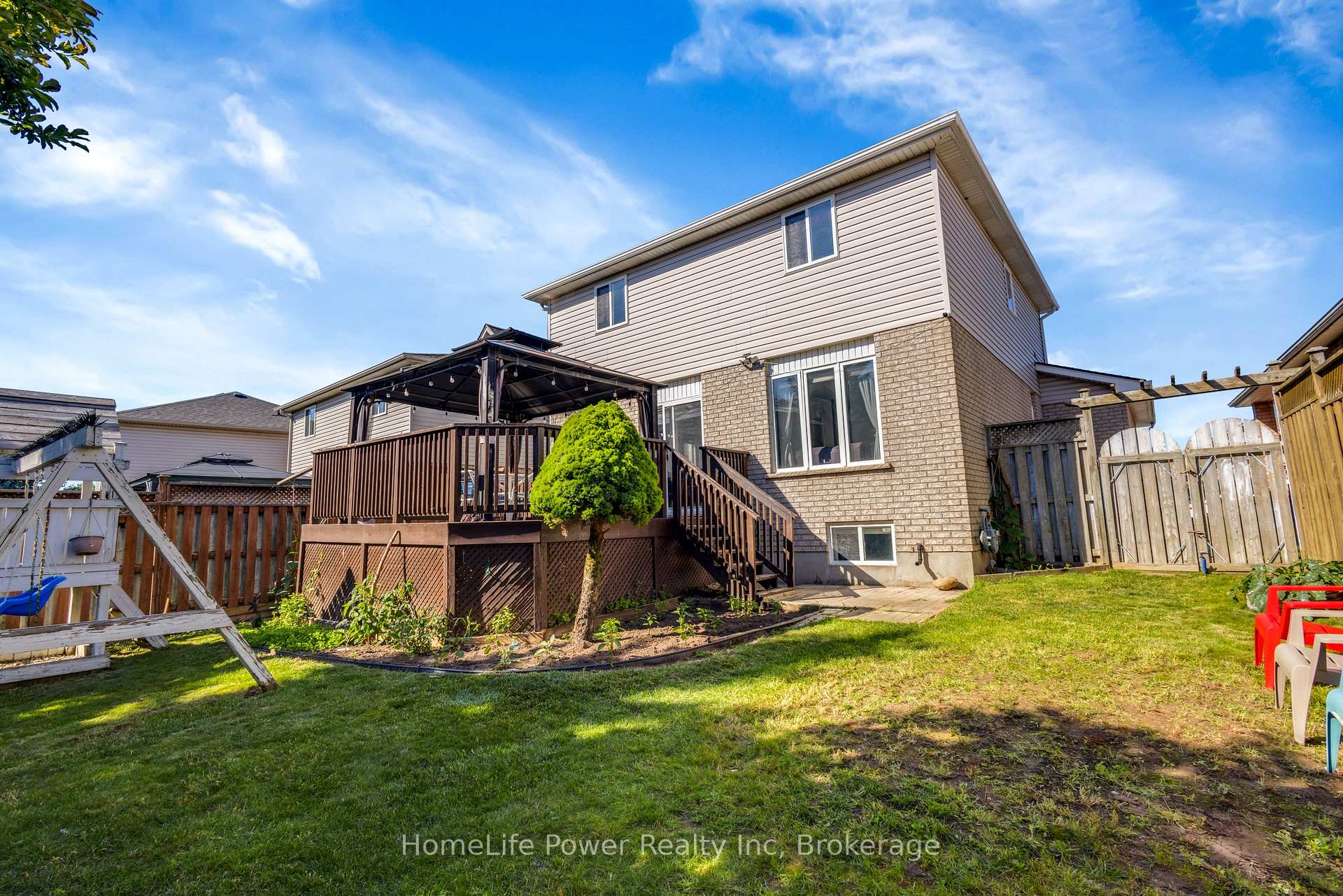 Photo 38 of 35 Borland Drive, Guelph, Clairfields/Hanlon Business Park — HOMEH