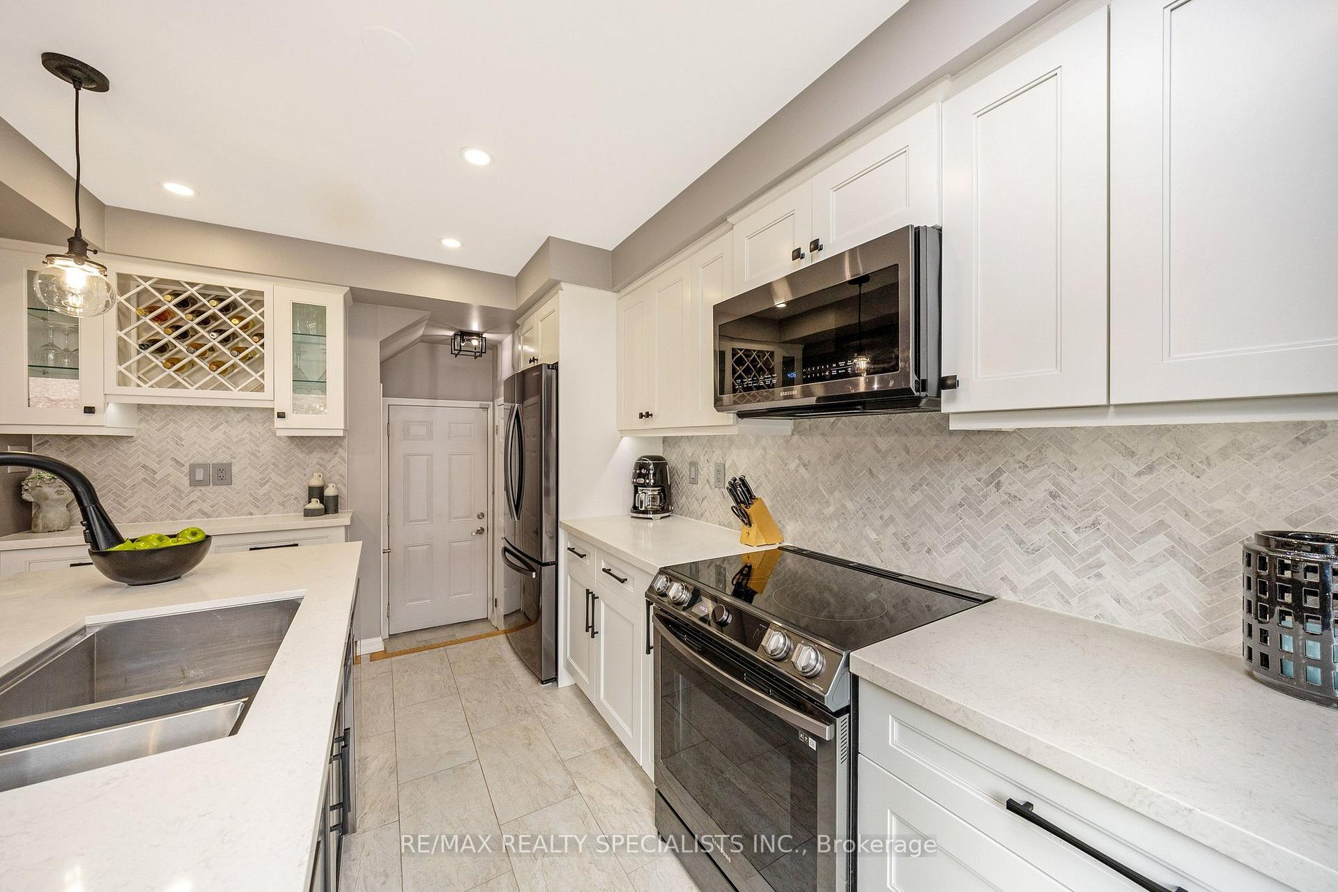 Photo 17 of 590 Speyer Circle, Milton, Harrison — HOMEH