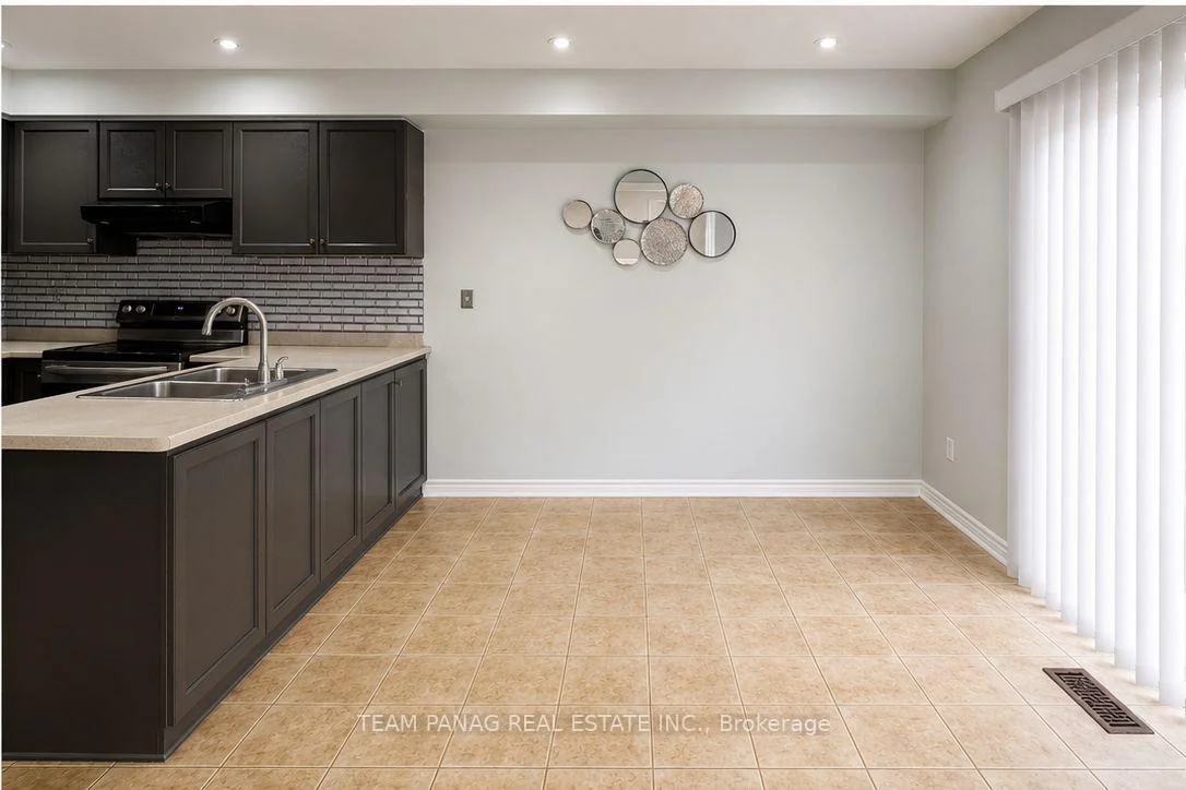 Photo 21 of 57 Quail Feather Crescent, Brampton, Sandringham-Wellington — HOMEH