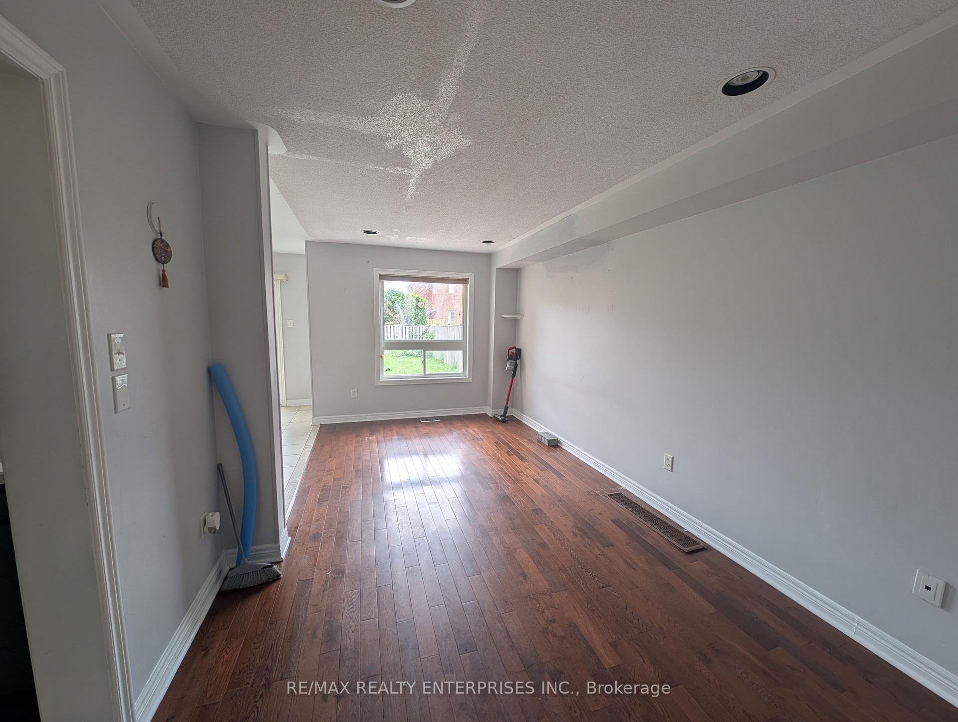 Photo 4 of 3974 Manatee Way, Mississauga, Churchill Meadows — HOMEH