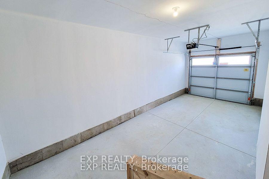 Photo 33 of 52 Blain Drive, Hamilton, Binbrook — HOMEH