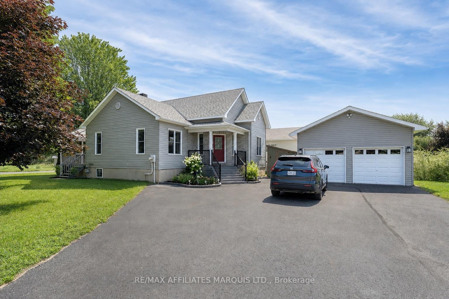 Photo 3 of 4306 Schell Street, South Dundas, South Dundas (Williamsburgh) Twp — HOMEH