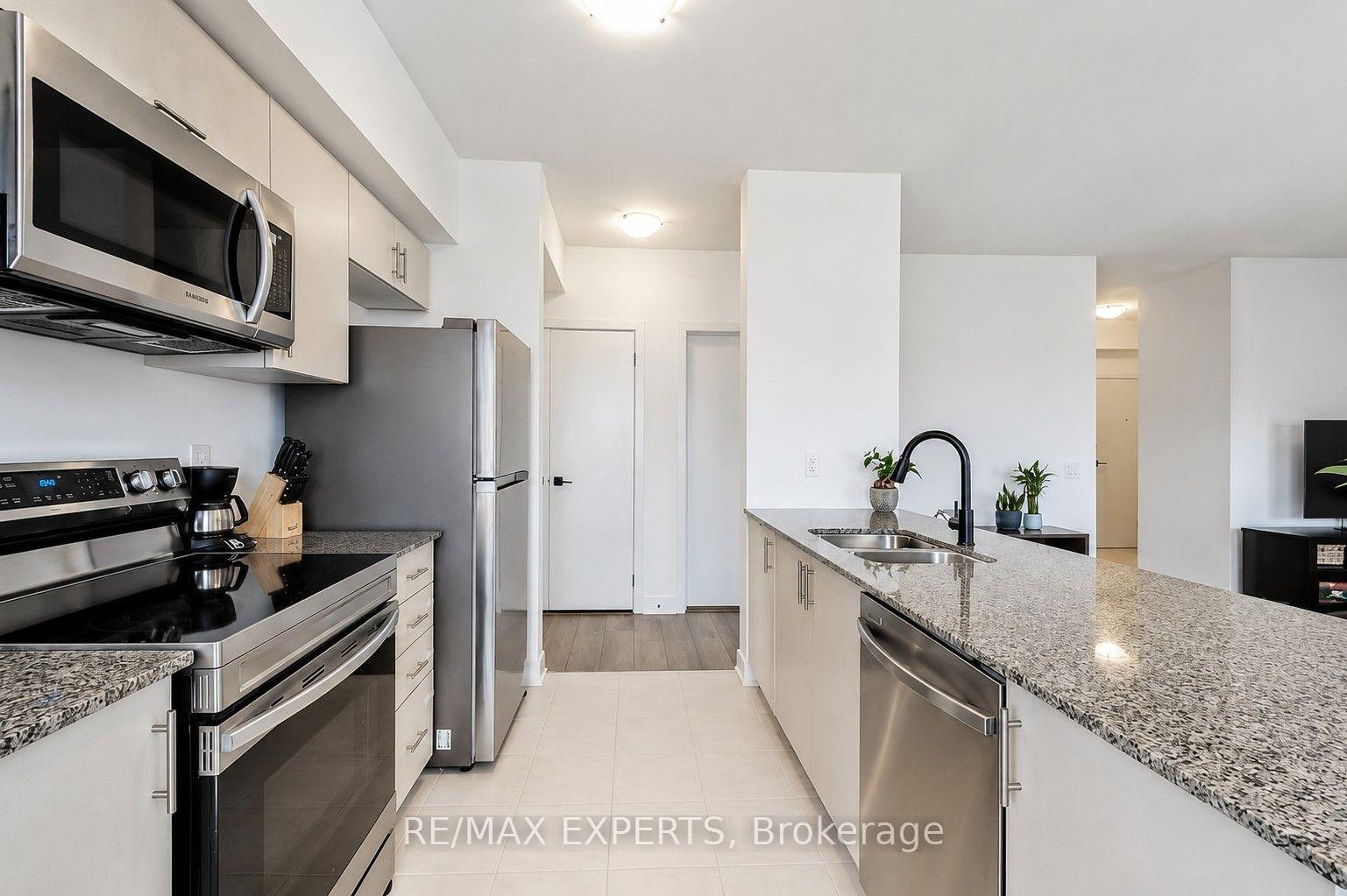Photo 4 of Unit #301, 6 Spice Way, Barrie, Rural Barrie Southeast — HOMEH