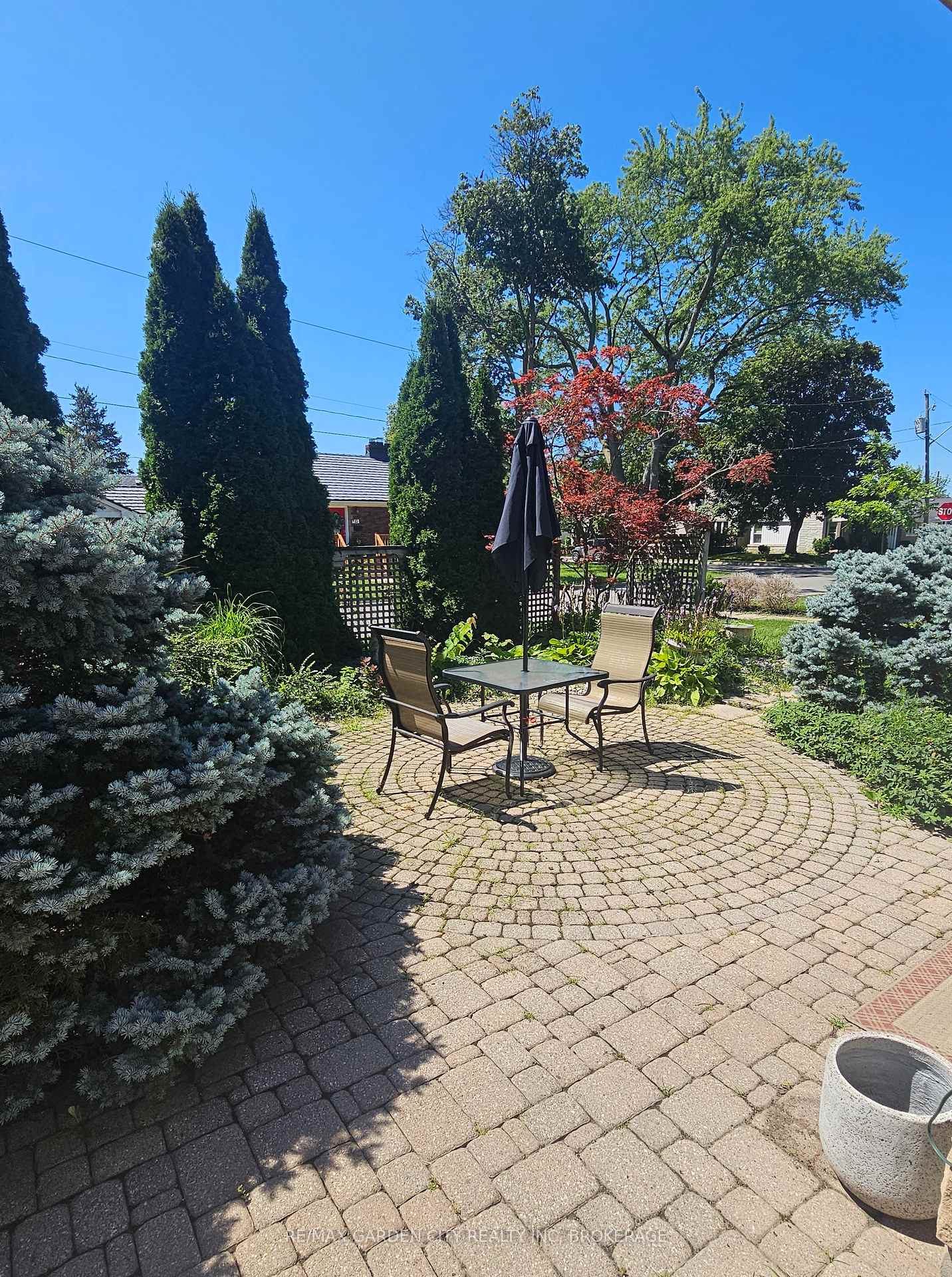 Photo 5 of 139 South Drive, St. Catharines, Old Glenridge — HOMEH