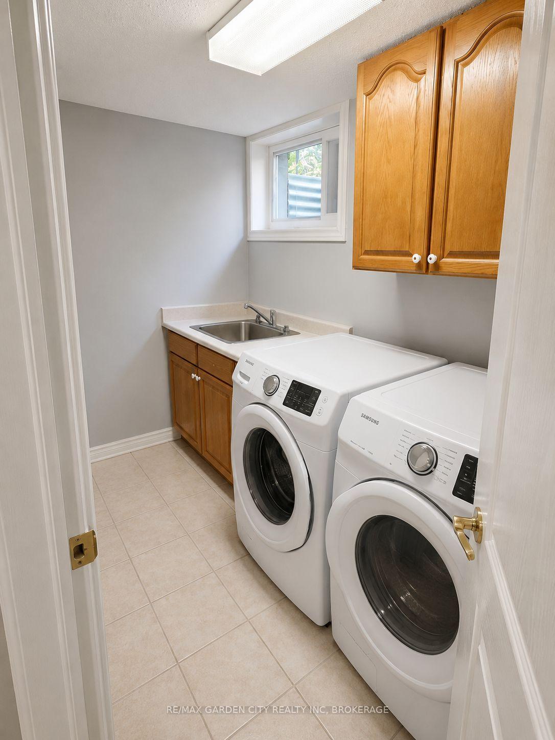 Photo 11 of 139 South Drive, St. Catharines, Old Glenridge — HOMEH