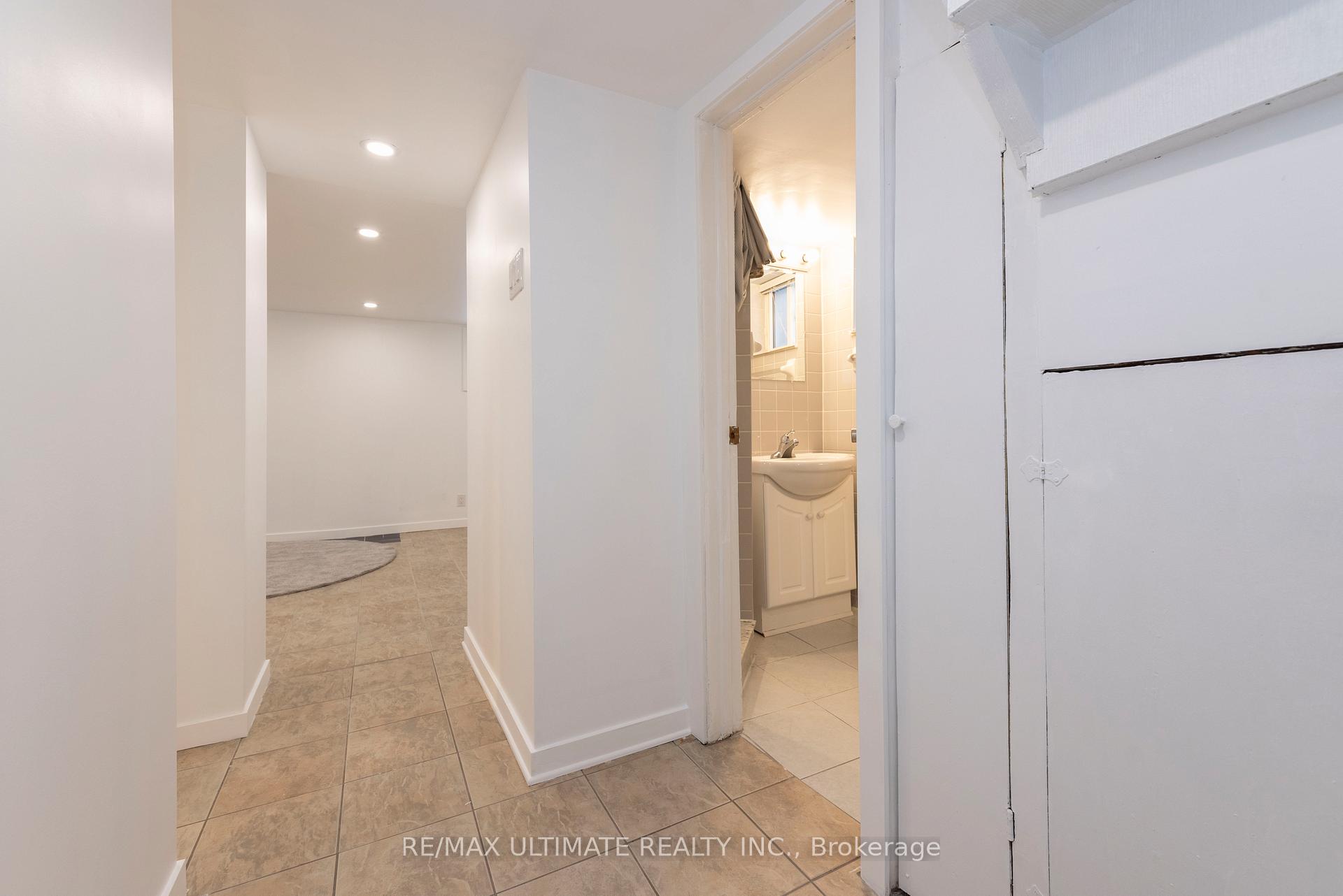 Photo 5 of 7 Joanith Lower Drive, Toronto, O'Connor-Parkview — HOMEH