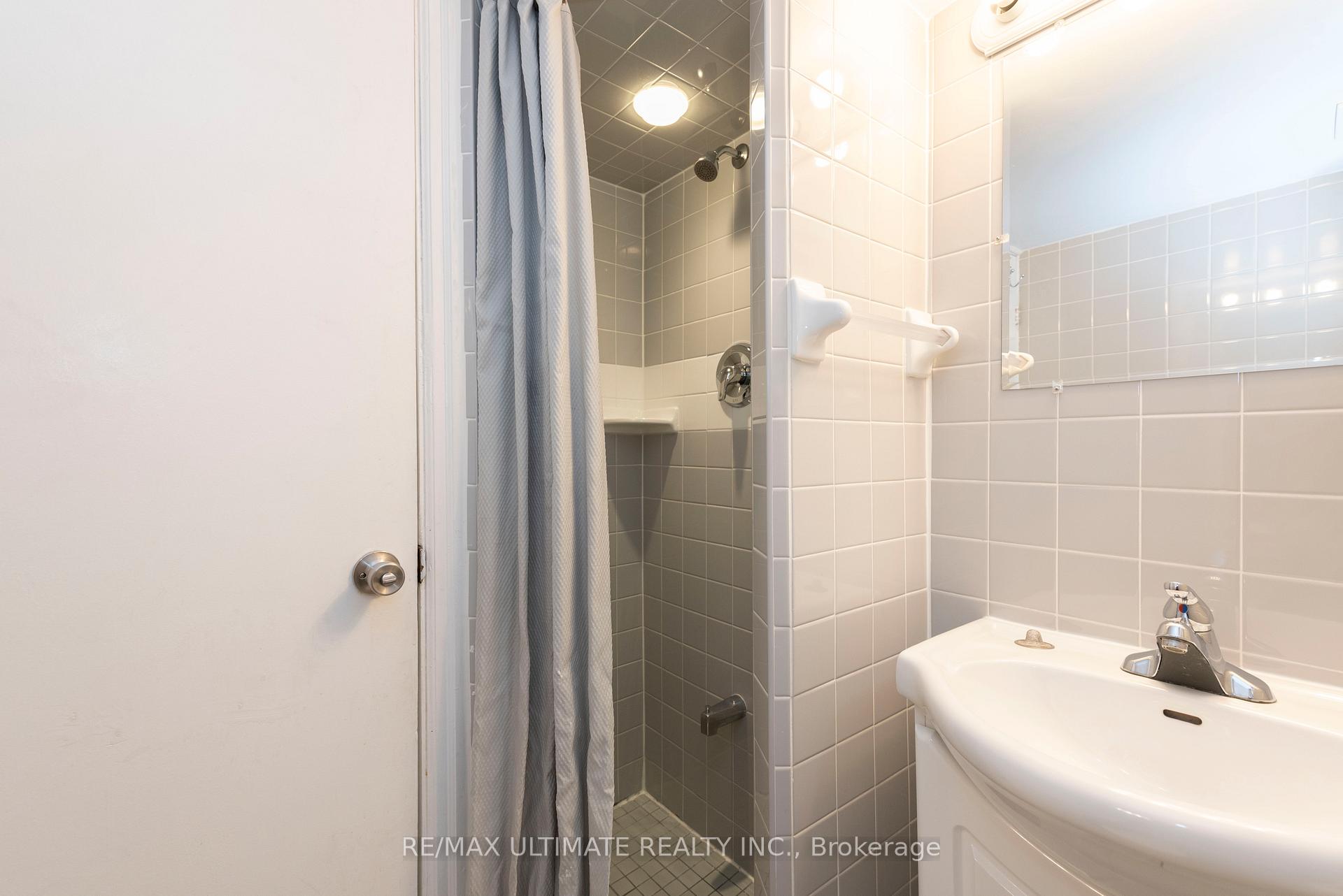 Photo 8 of 7 Joanith Lower Drive, Toronto, O'Connor-Parkview — HOMEH