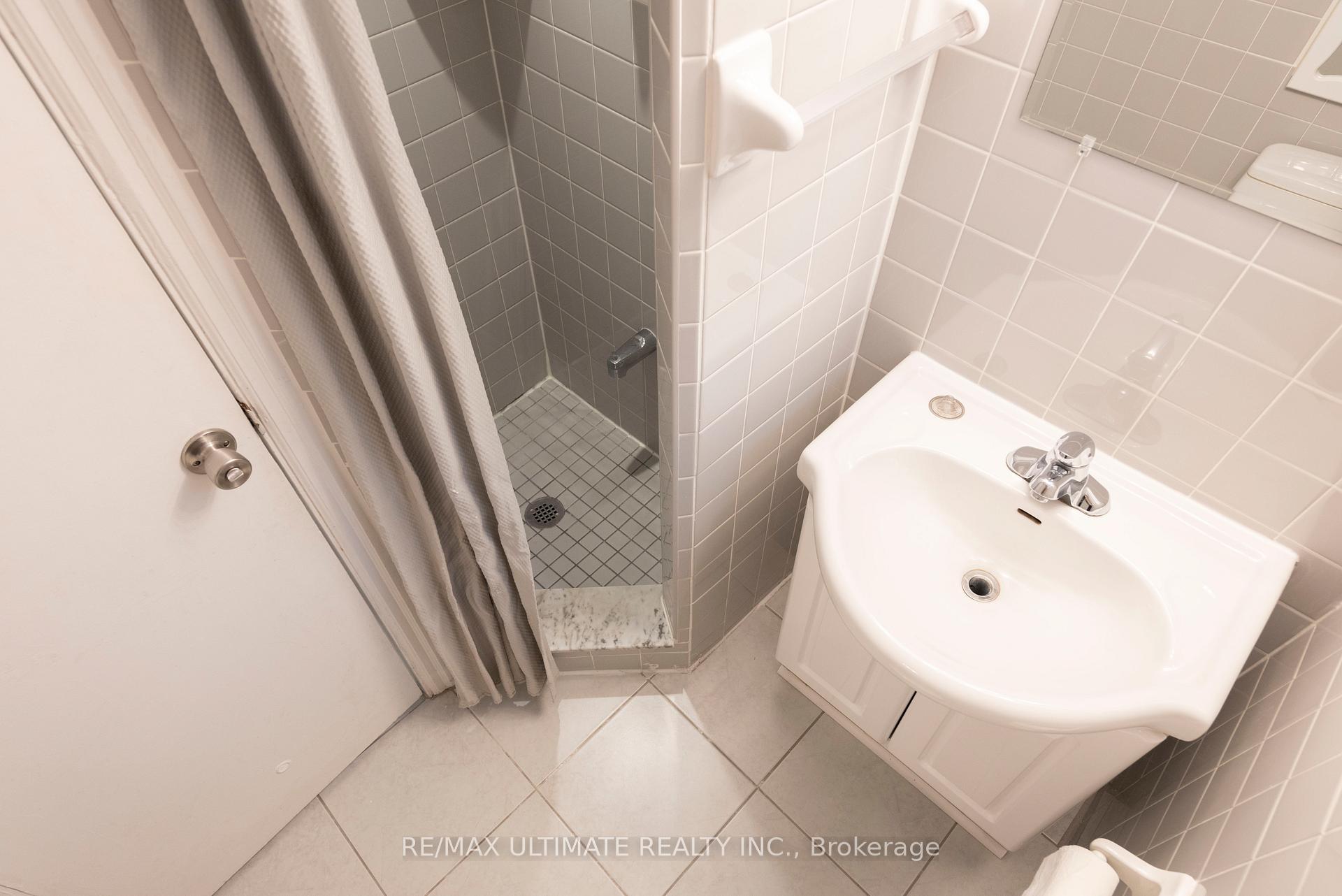 Photo 11 of 7 Joanith Lower Drive, Toronto, O'Connor-Parkview — HOMEH