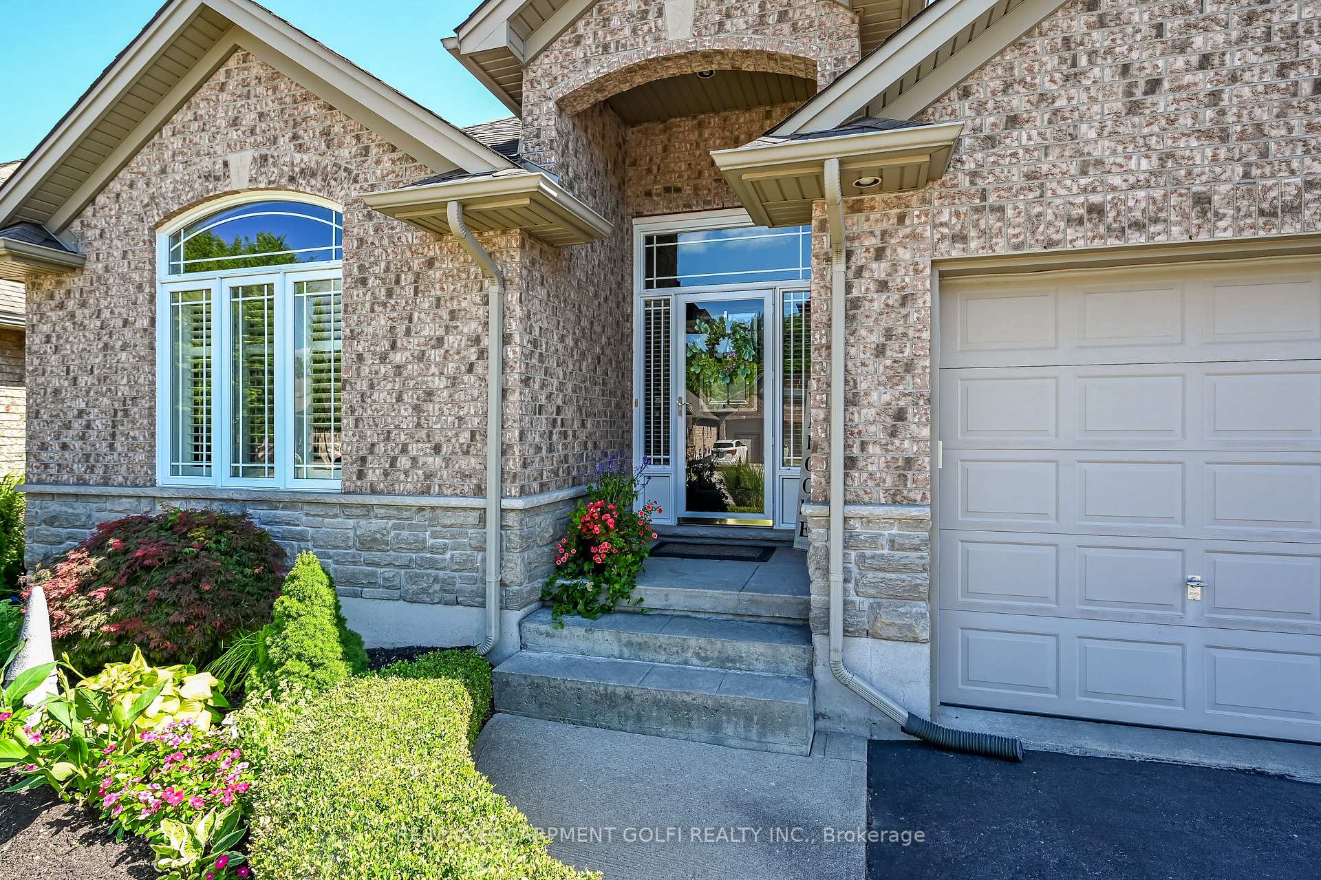 Photo 2 of 108 Willowdale Crescent, Norfolk, Port Dover — HOMEH