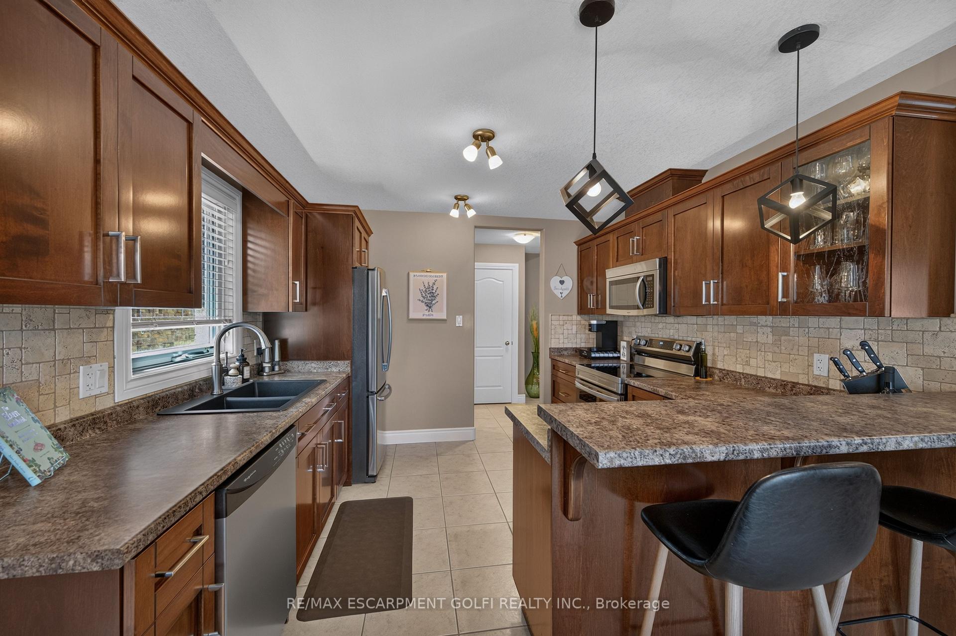 Photo 10 of 108 Willowdale Crescent, Norfolk, Port Dover — HOMEH