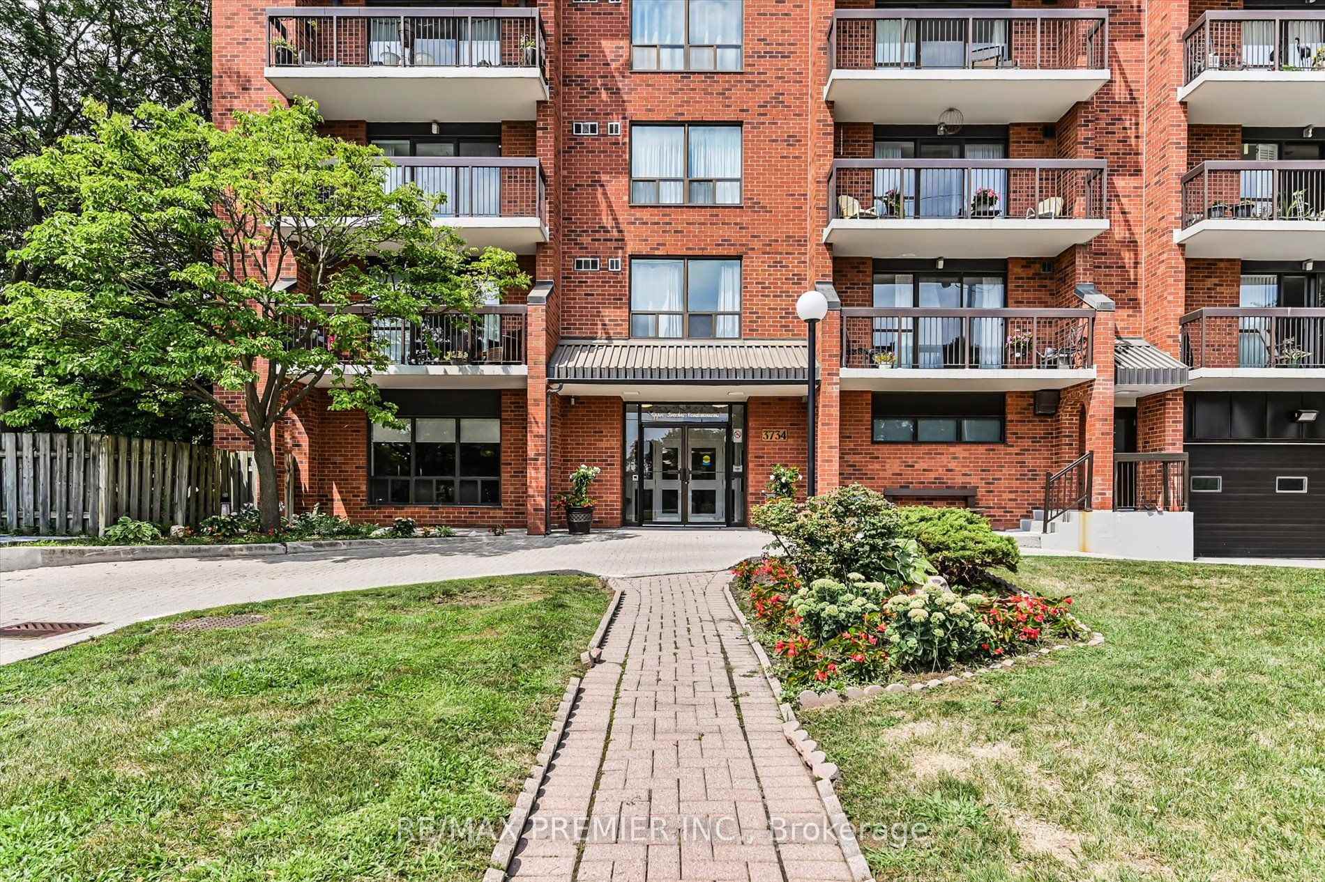 Photo 2 of Unit 403, 3734 St Clair Avenue E, Scarborough, Cliffcrest — HOMEH