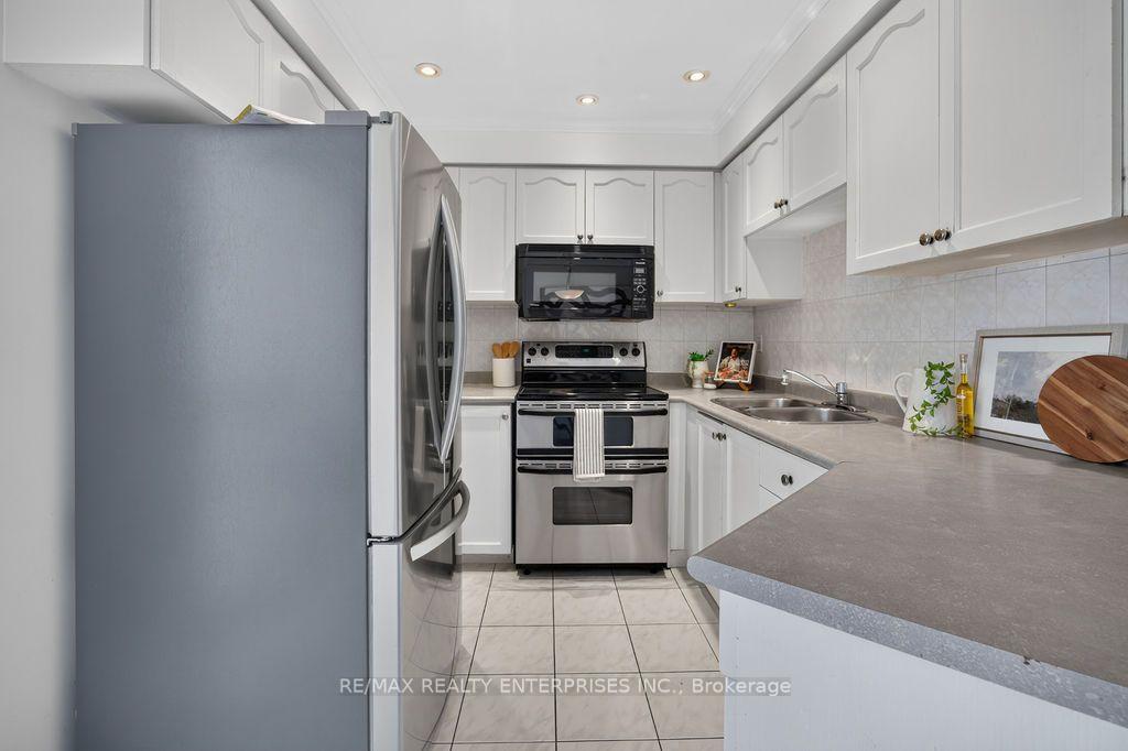 Photo 14 of Unit 115, 455 Apache Court, Mississauga, Hurontario — HOMEH
