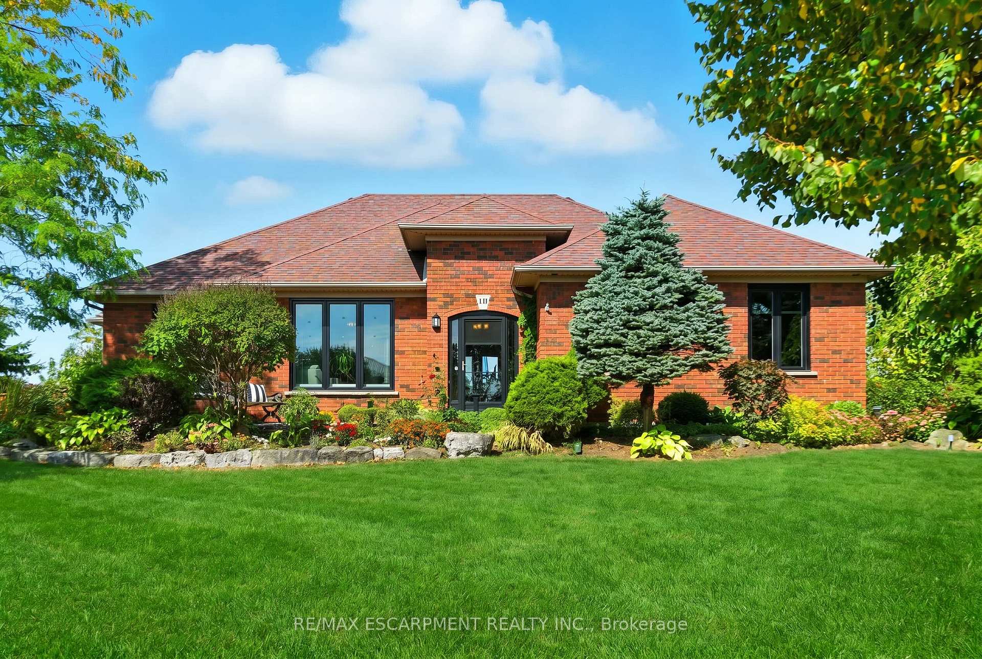 Photo 1 of 10 Featherstone Avenue, Haldimand — HOMEH