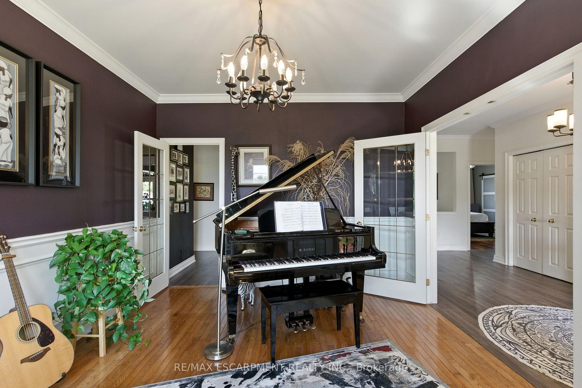 Photo 7 of 10 Featherstone Avenue, Haldimand — HOMEH
