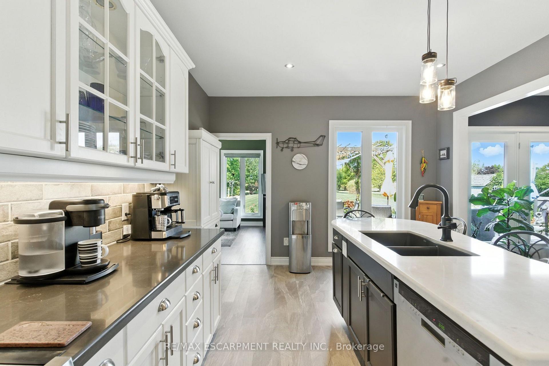 Photo 15 of 10 Featherstone Avenue, Haldimand — HOMEH