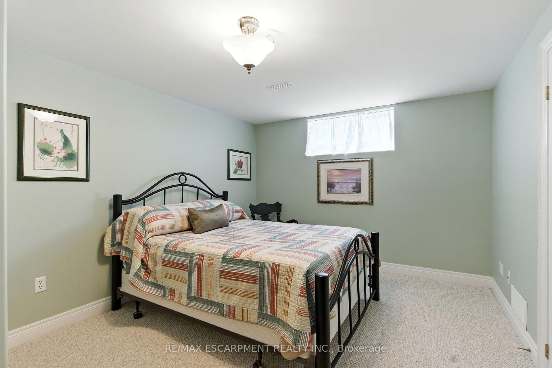 Photo 32 of 10 Featherstone Avenue, Haldimand — HOMEH