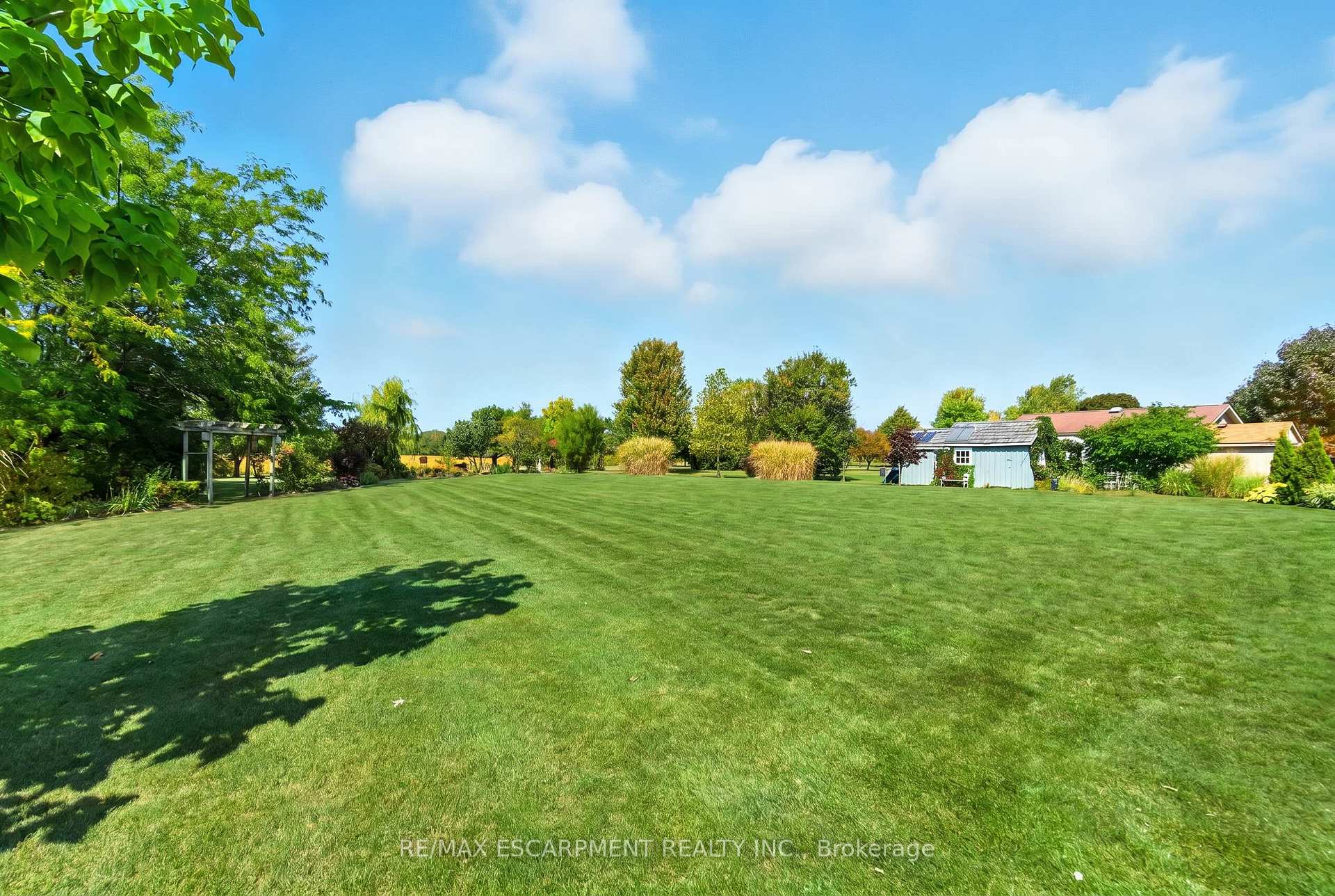 Photo 39 of 10 Featherstone Avenue, Haldimand — HOMEH