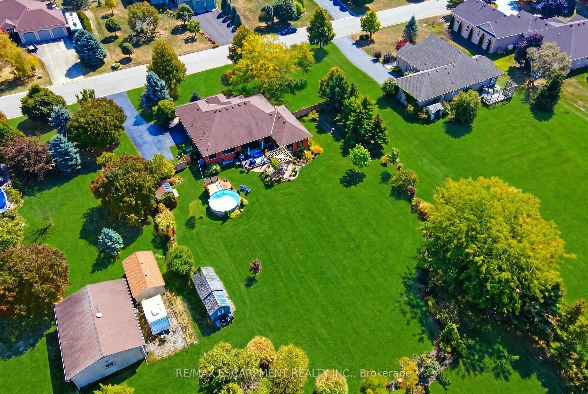 Photo 41 of 10 Featherstone Avenue, Haldimand — HOMEH