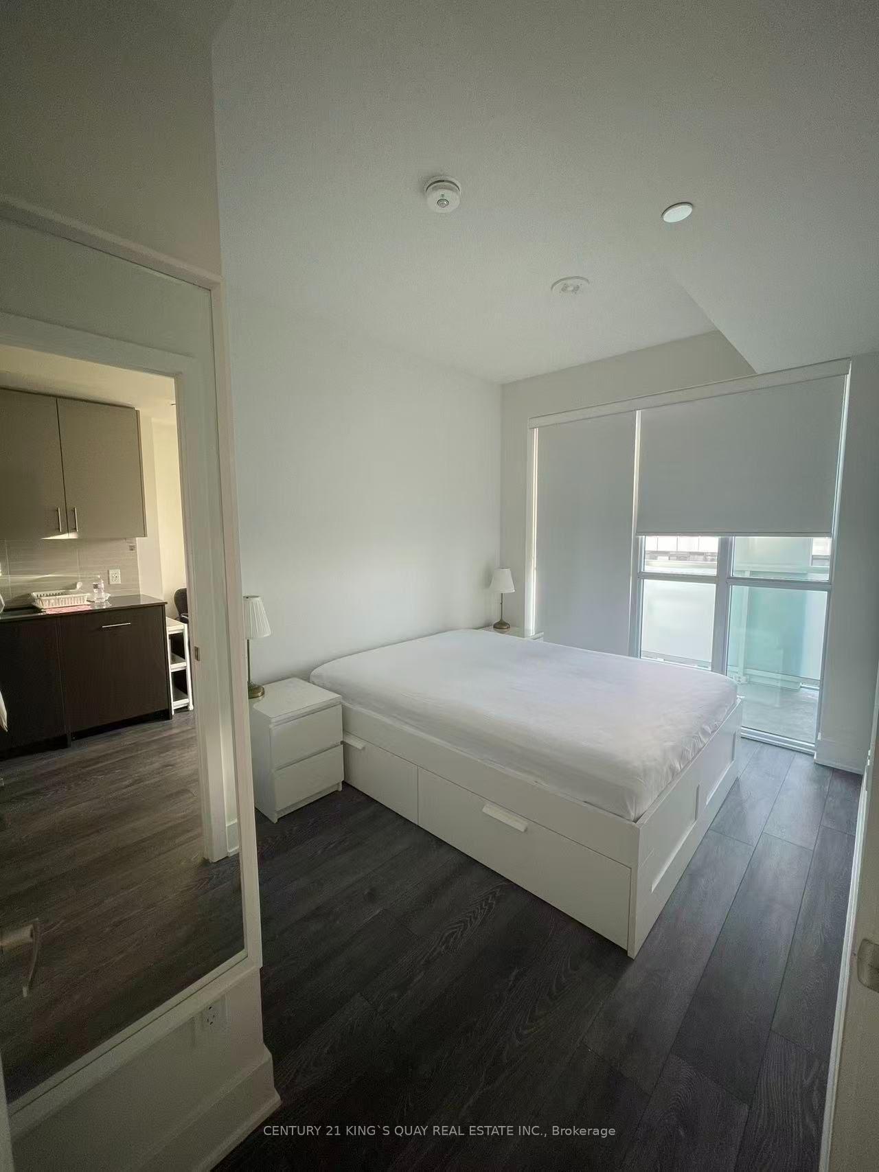 Photo 4 of 188 Fairview Mall Drive, North York, Don Valley Village — HOMEH